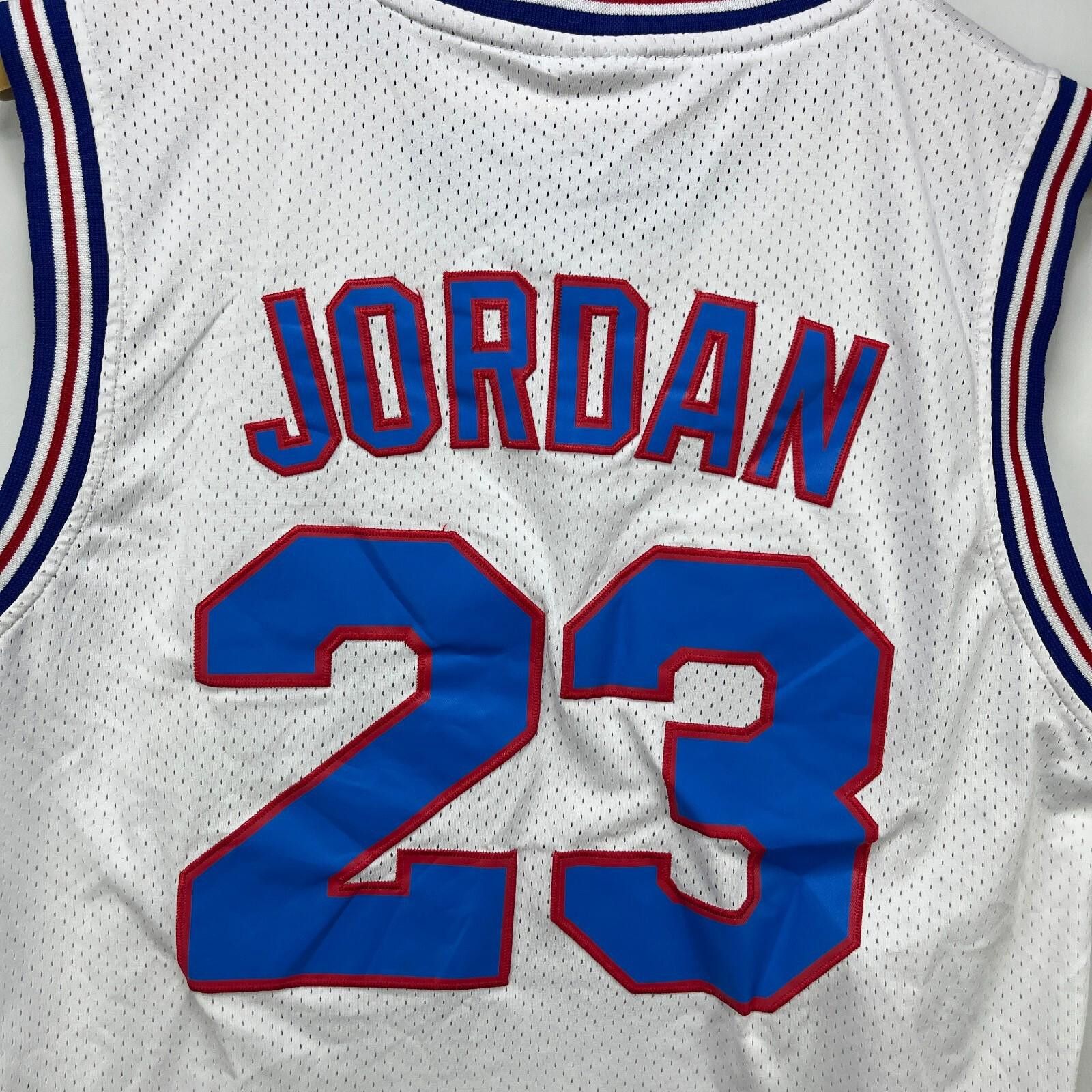 Champion Vintage Michael Jordan Toon Squad Basketball Jersey Medium Size ONE SIZE - 4 Thumbnail