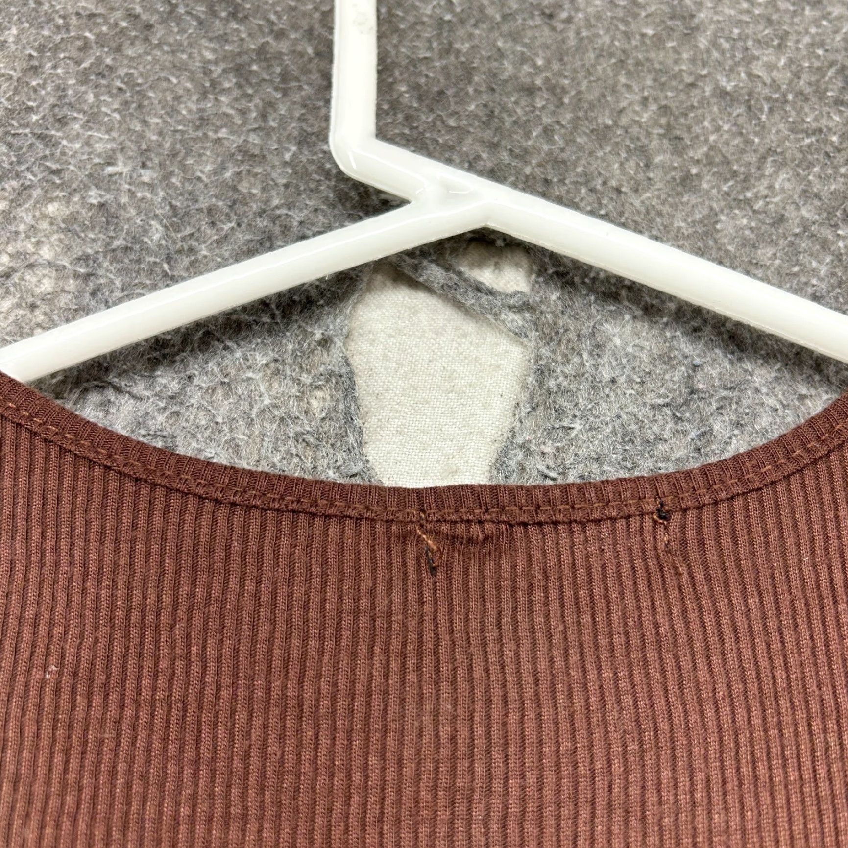 Vintage VINTAGE Fang Tank Women S Brown Sequin Ribbed Cotton Sleeveless Top, Basic Casual, Y2K, Movie Theme, Reflective Accents Size S / US 4 / IT 40 - 5 Thumbnail