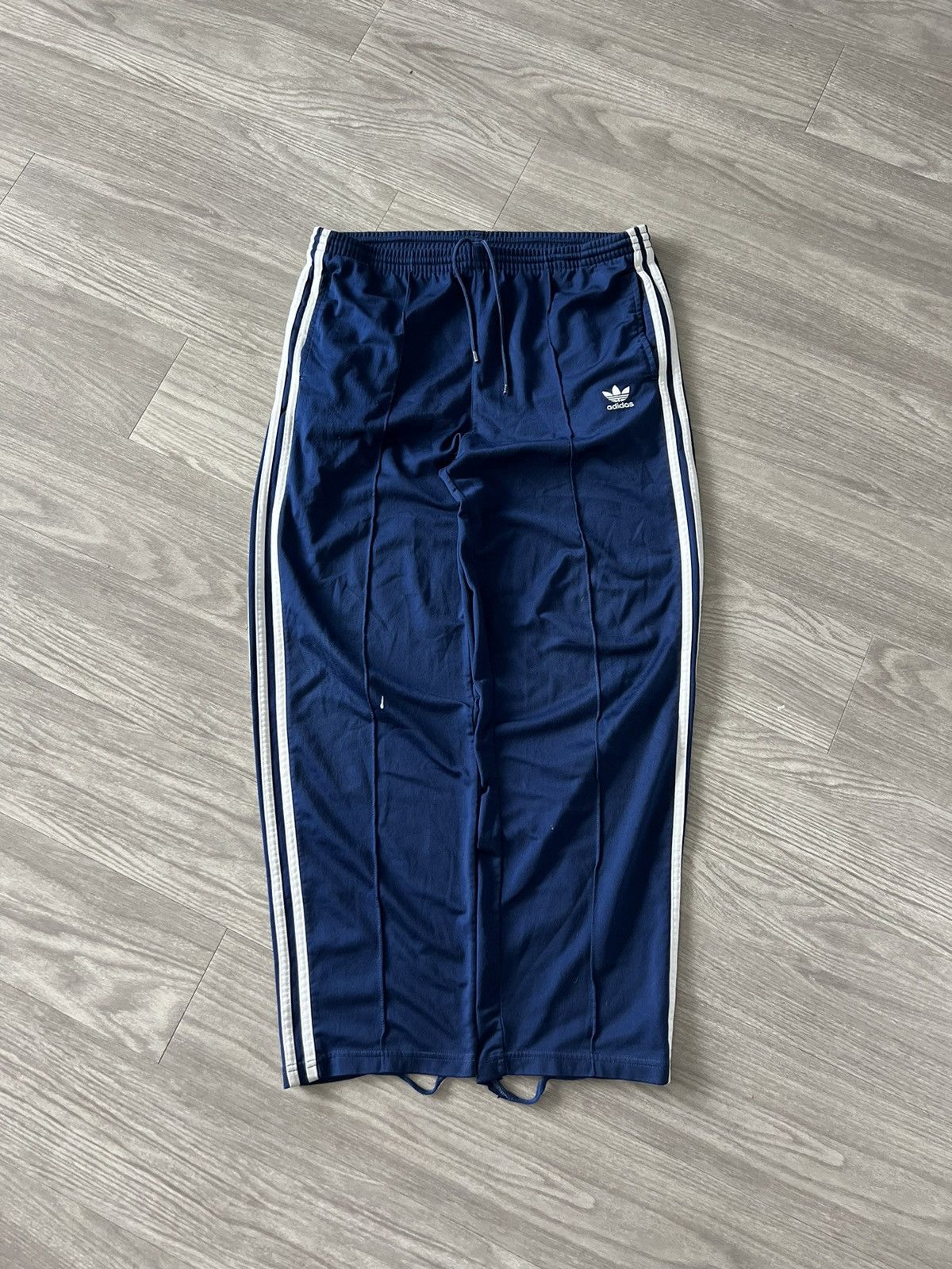 Adidas × Vintage Crazy Vintage Baggy Adidas Track Pants Size US 34 / EU 50 - 1 Thumbnail