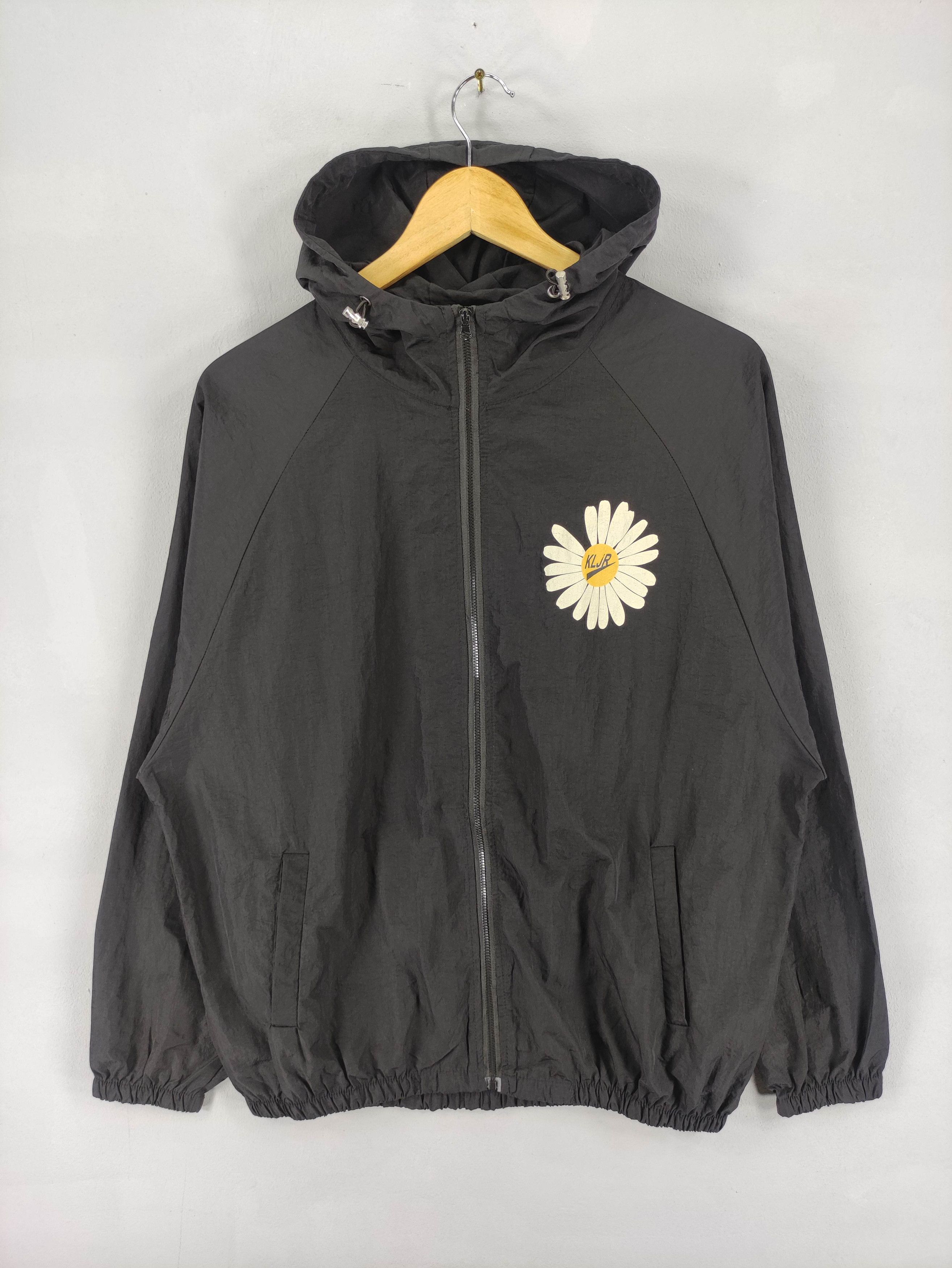 Japanese Brand Vintage Windbreaker Hoodie Autumn Winter Floral Print Size US L / EU 52-54 / 3 - 2 Thumbnail