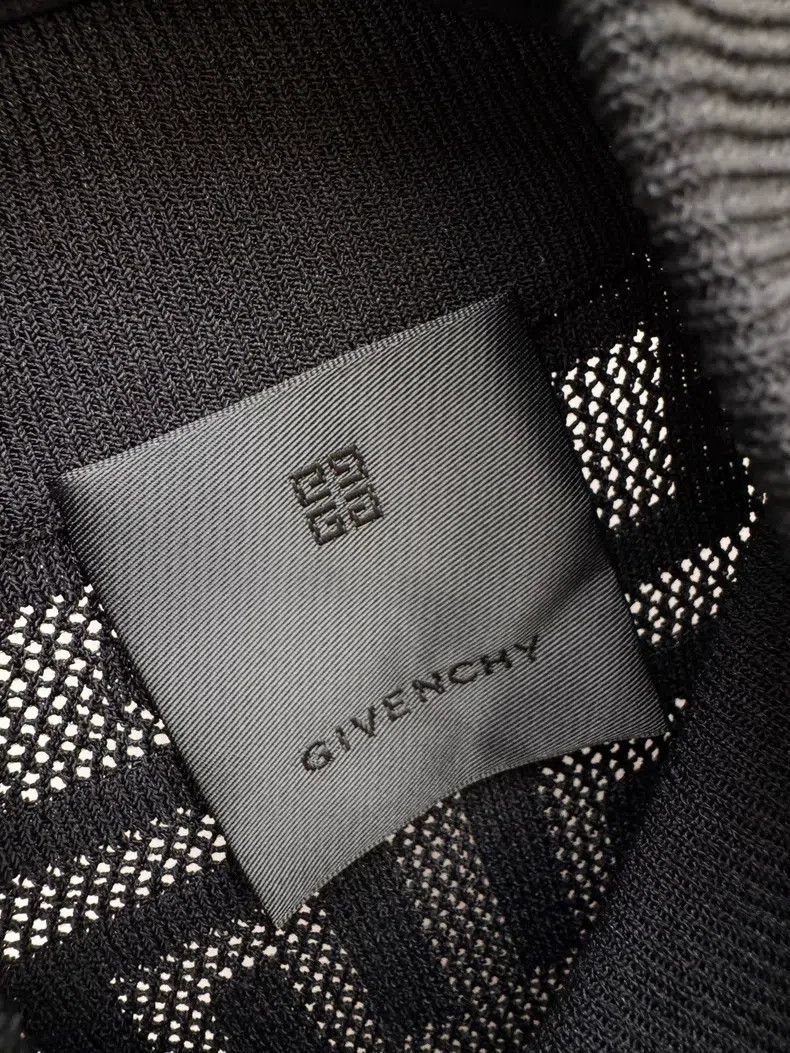 Givenchy Givenchy Classic Ribbed High Neck Long Sleeve Size US L / EU 52-54 / 3 - 3 Thumbnail