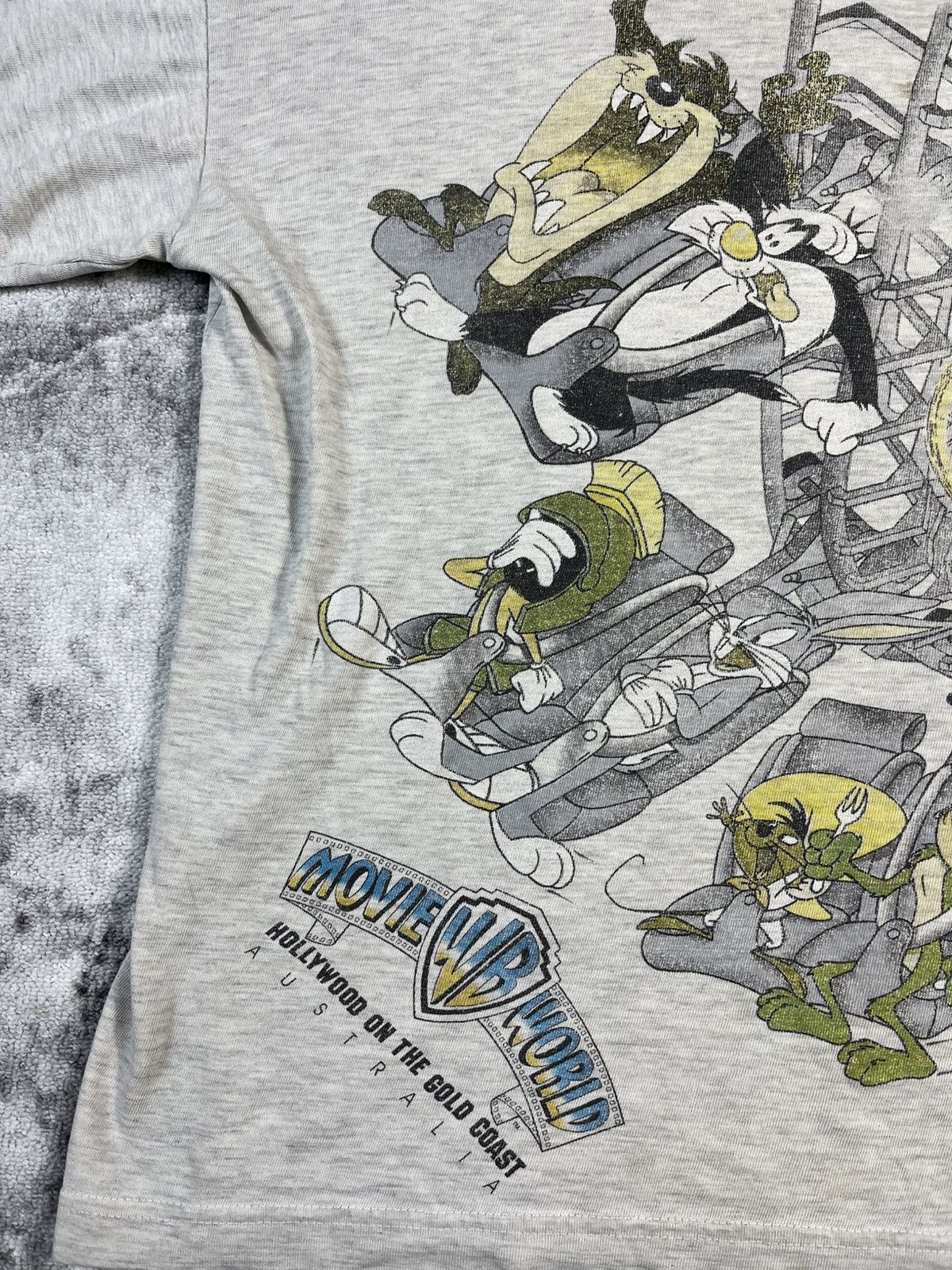 Warner Bros Vintage 1996 Warner Bros Movie World Looney Tunes Tee Size US XL / EU 56 / 4 - 4 Thumbnail