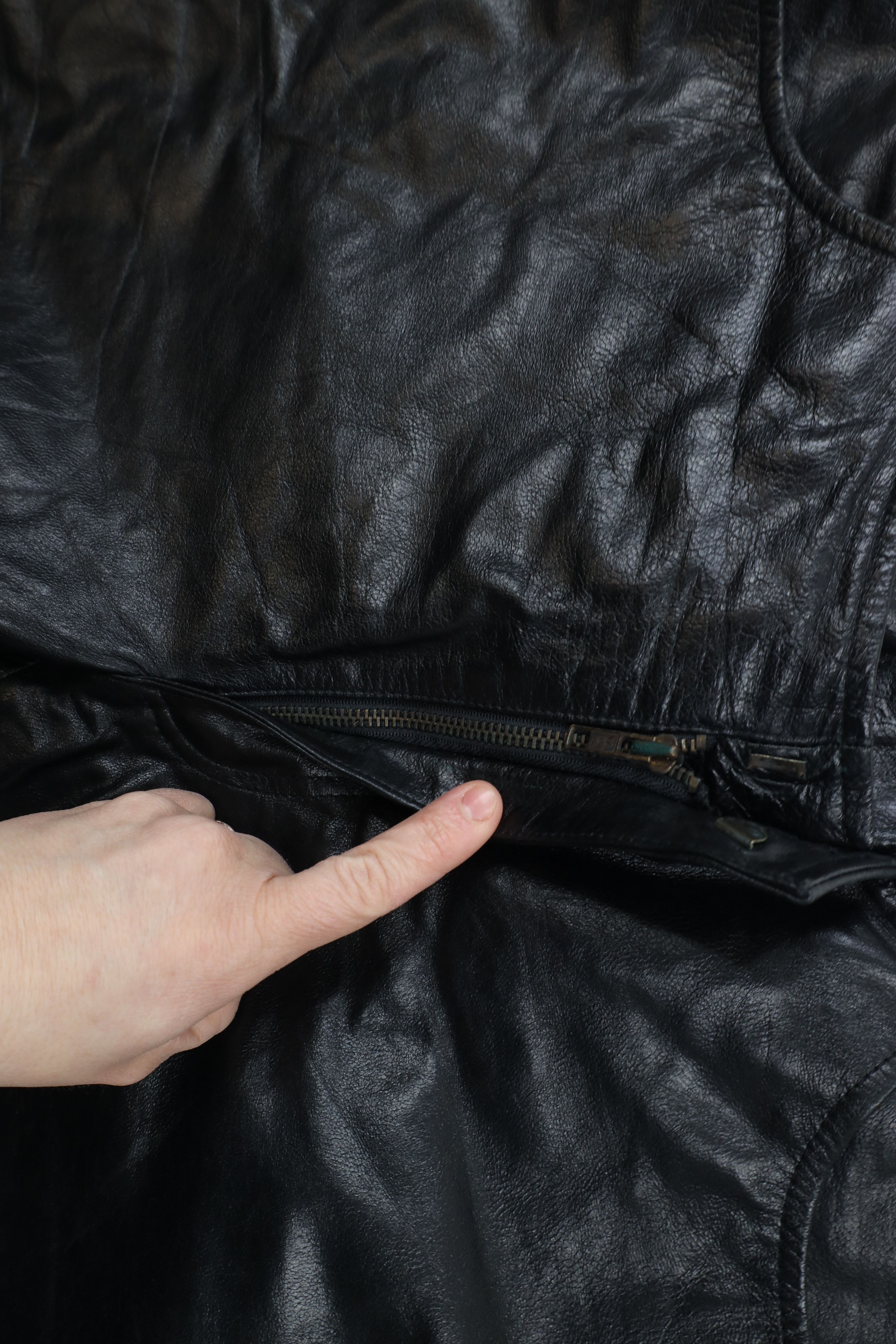 Vintage Vintage 90s Streetwear Flared Leather Pants Goth Dom Size 36" / US 14 / IT 50 - 6 Thumbnail