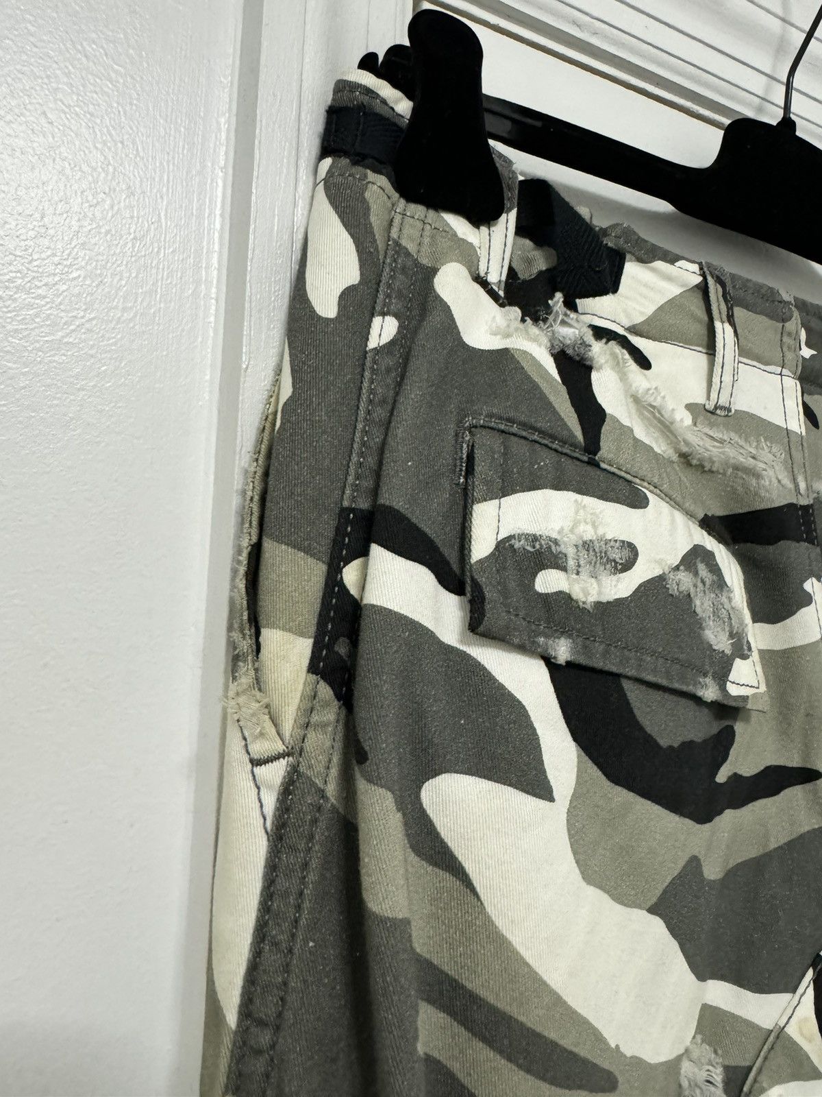 Balenciaga Trompe L’oeil Camo Shorts Size US 32 / EU 48 - 5 Thumbnail