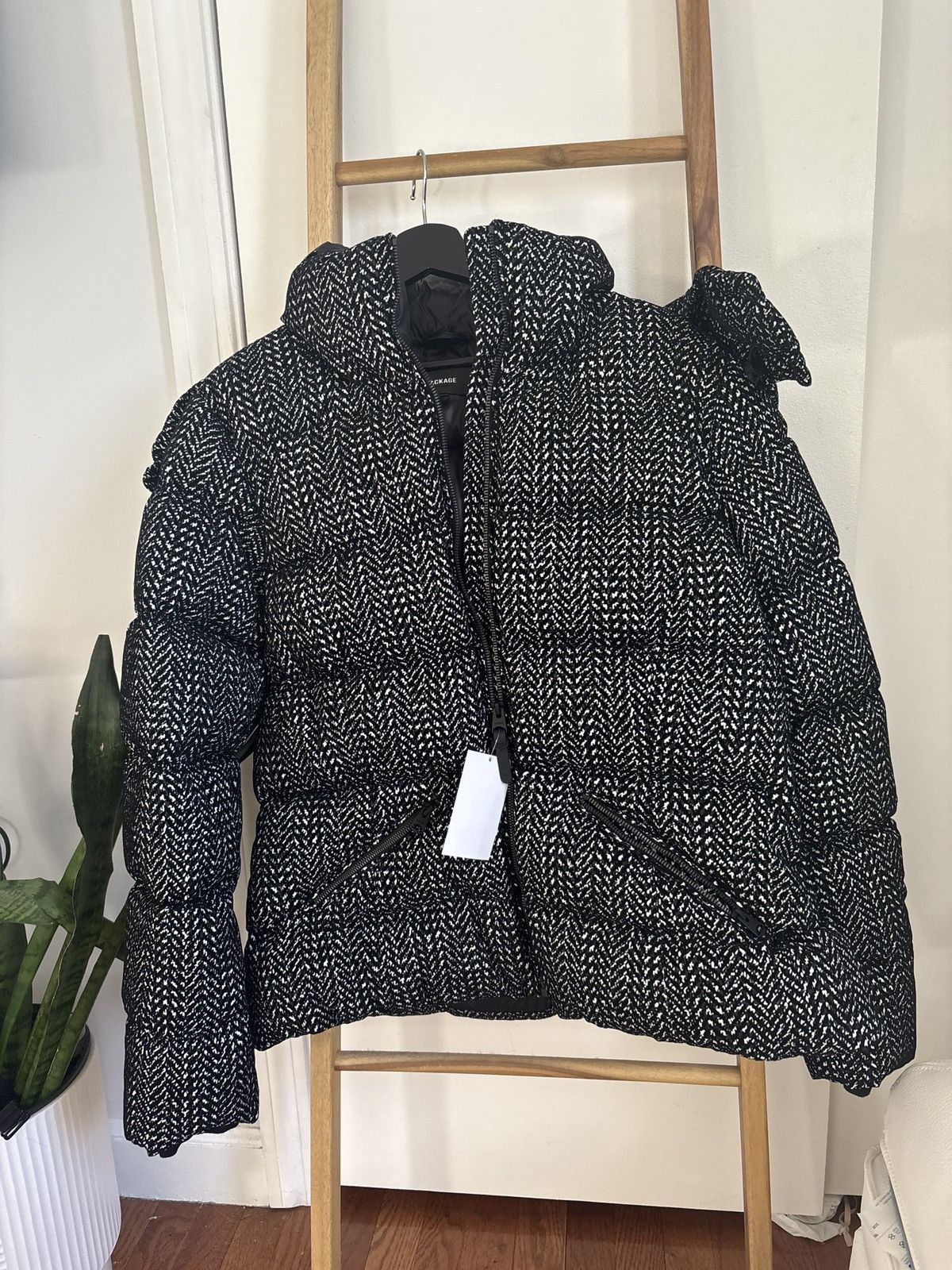 Mackage Madalyn Flocked Medium Down Coat In Black Size XL / US 12-14 / IT 48-50 - 1 Thumbnail