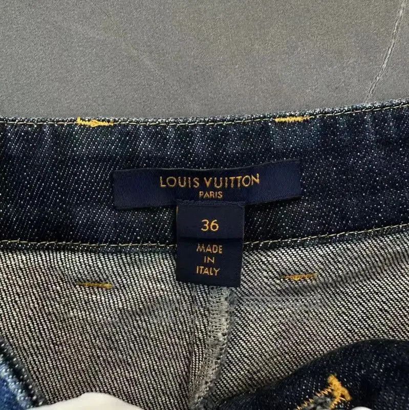 Louis Vuitton Louis Vuitton Summer Blue Cotton Shorts . Size 23" - 3 Thumbnail