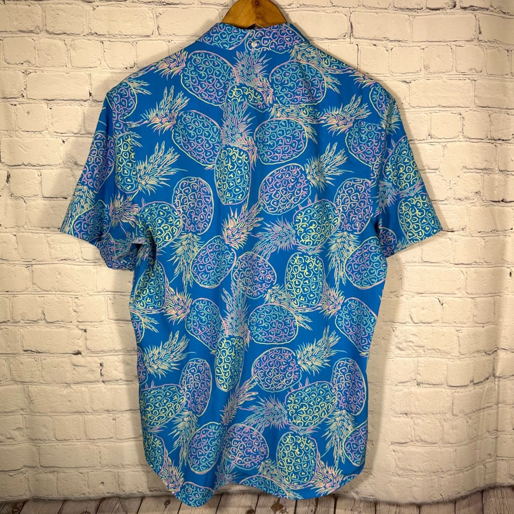 Chubbies Chubbies Button-Down Shirt Blue Neon Pineapple Print Short Sleeve Mens M Size US M / EU 48-50 / 2 - 7 Thumbnail