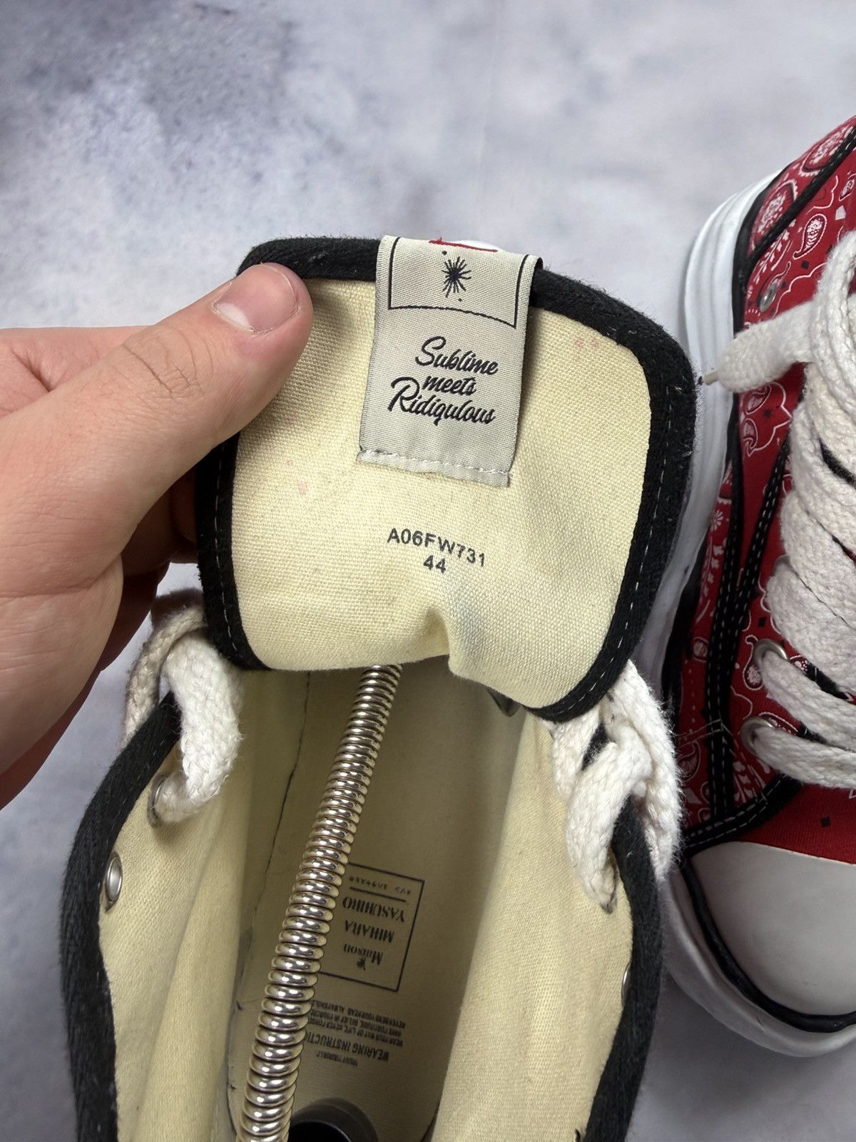 Maison MIHARA YASUHIRO Maison Mihara Yasuhiro MMY Peterson Hi bandana red print Size US 11 / EU 44 - 6 Thumbnail