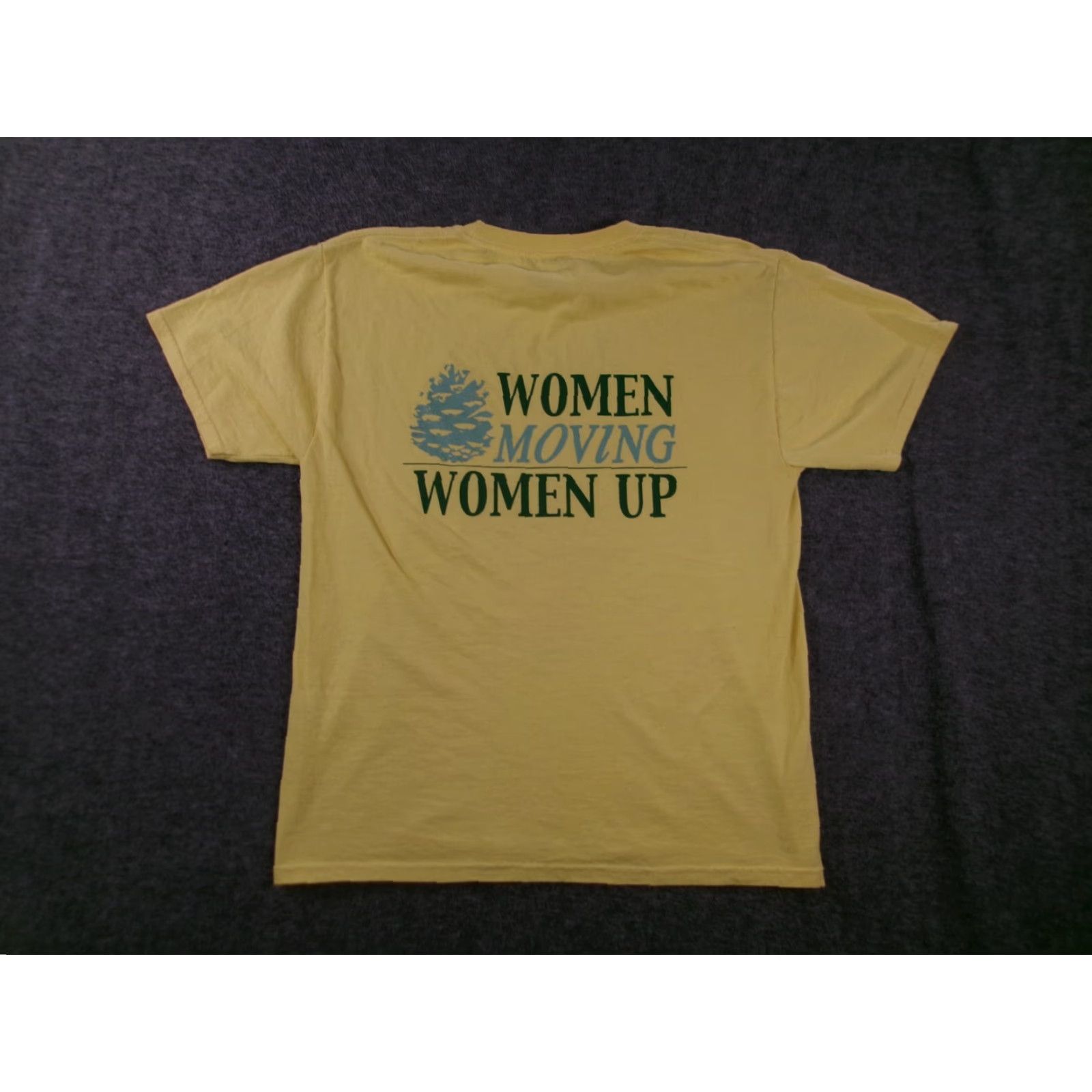 Hanes VINTAGE William Smith College Hanes Women T-Shirt Yellow Medium Crew Neck Short Sleeve Logo 90s College Basic Everyday Wear Mens/Womens? Size M / US 6-8 / IT 42-44 - 7 Thumbnail