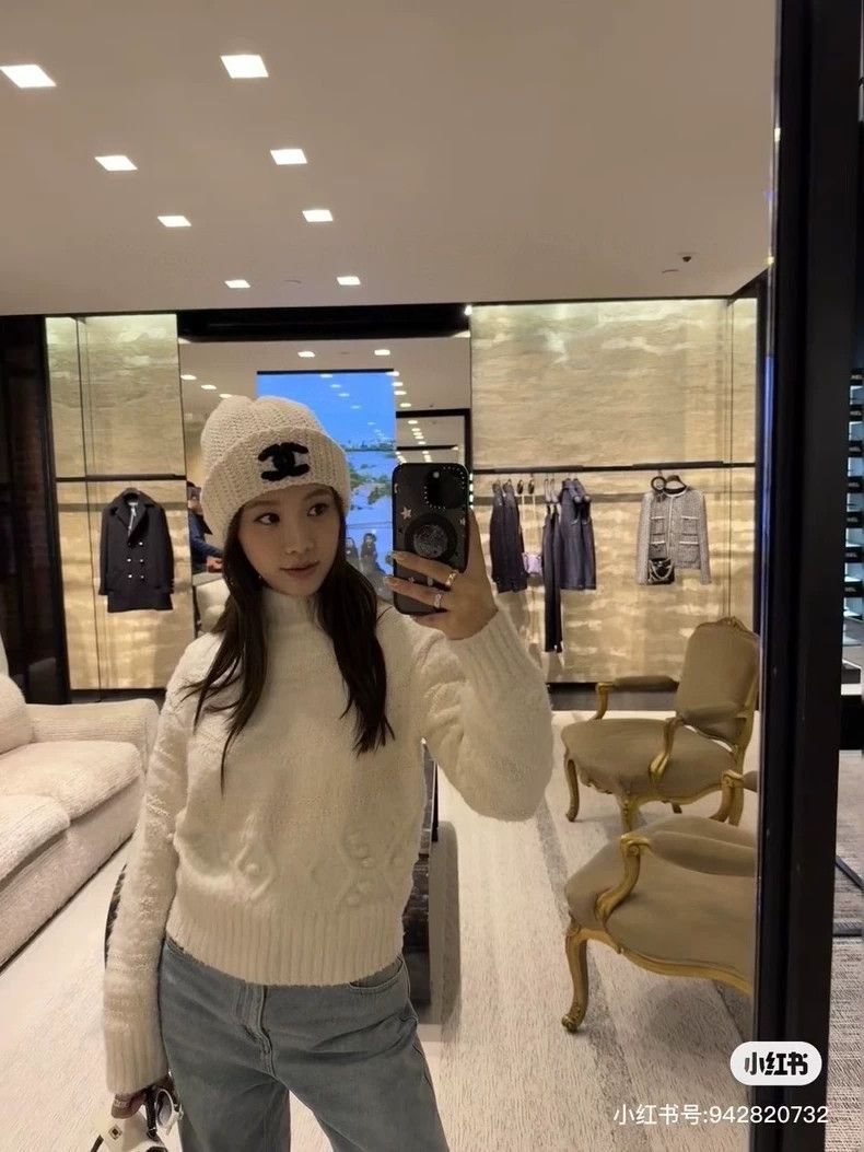 Chanel Chanel Series white cashmere turtleneck sweater Size XXS / US 00 / IT 34 - 8 Thumbnail