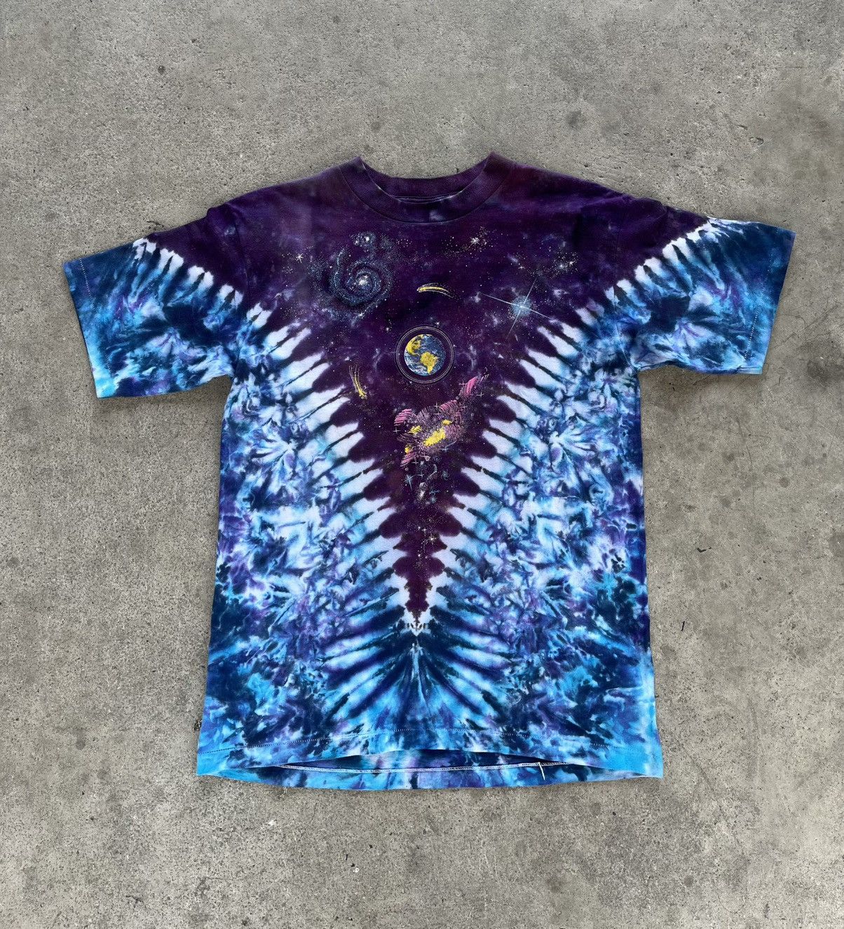 Vintage Liquid blue Space t- shirt 90’s Size US L / EU 52-54 / 3 - 1 Thumbnail