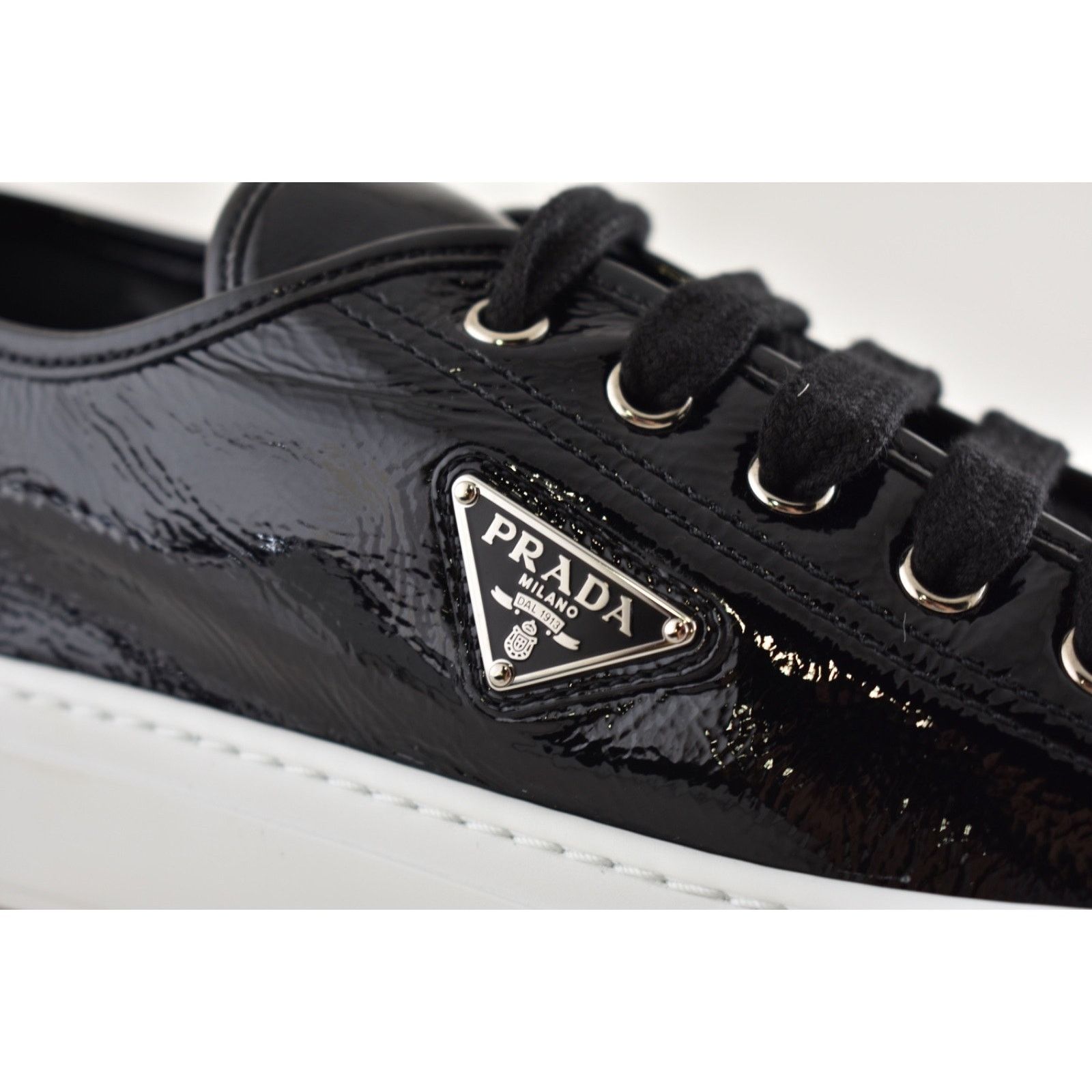 Prada Prada Smash Naplak Logo Flat Low Top Trainer Sneaker 39 Size US 9 / IT 39 - 6 Thumbnail