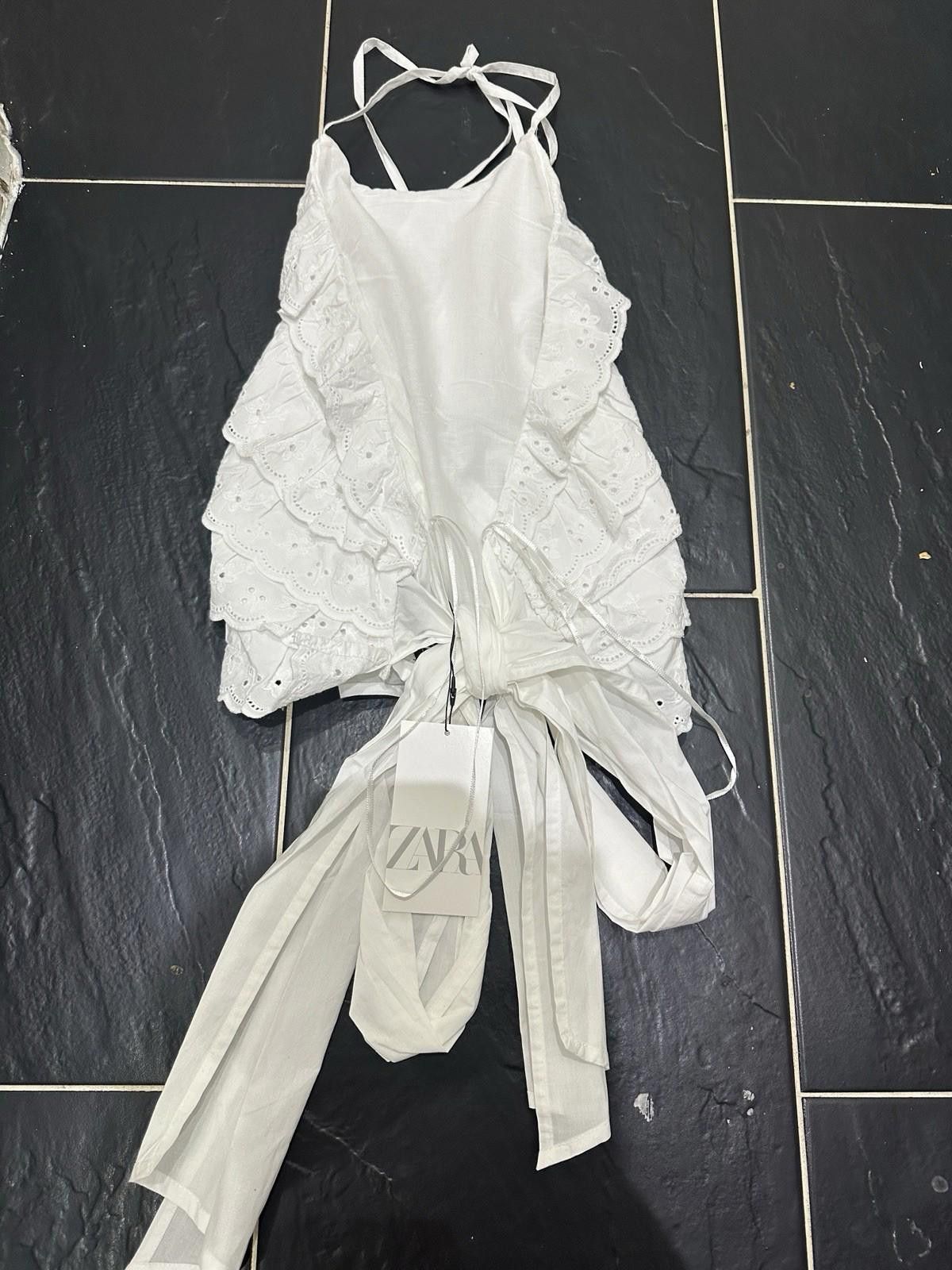 Zara ZARA embroidered ruffled top with open tie back Size S / US 4 / IT 40 - 2 Thumbnail