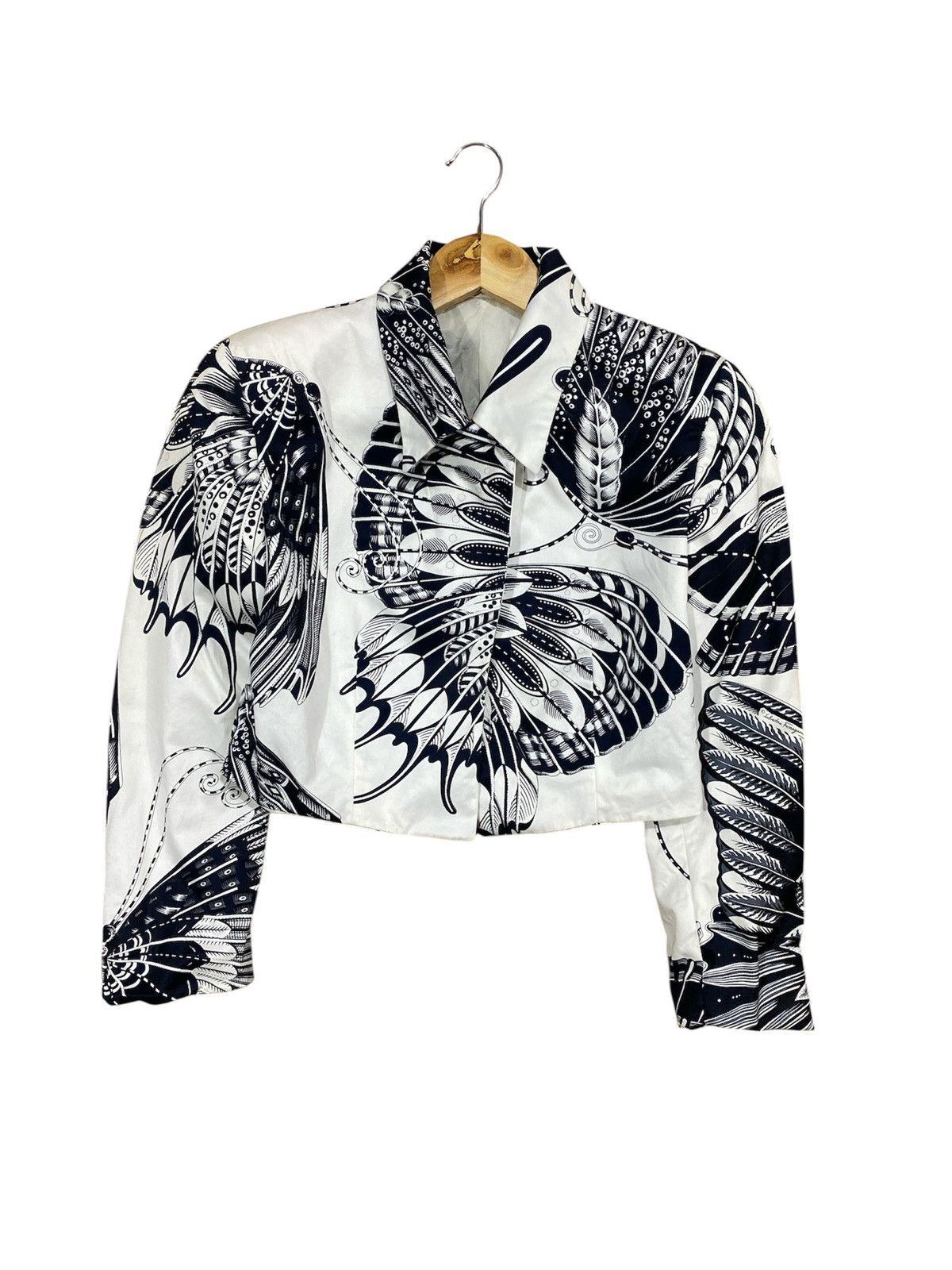 Salvatore Ferragamo Salvatore Ferragamo Monocrome Printed Rayon Cropped Jacket Size M / US 6-8 / IT 42-44 - 1 Thumbnail