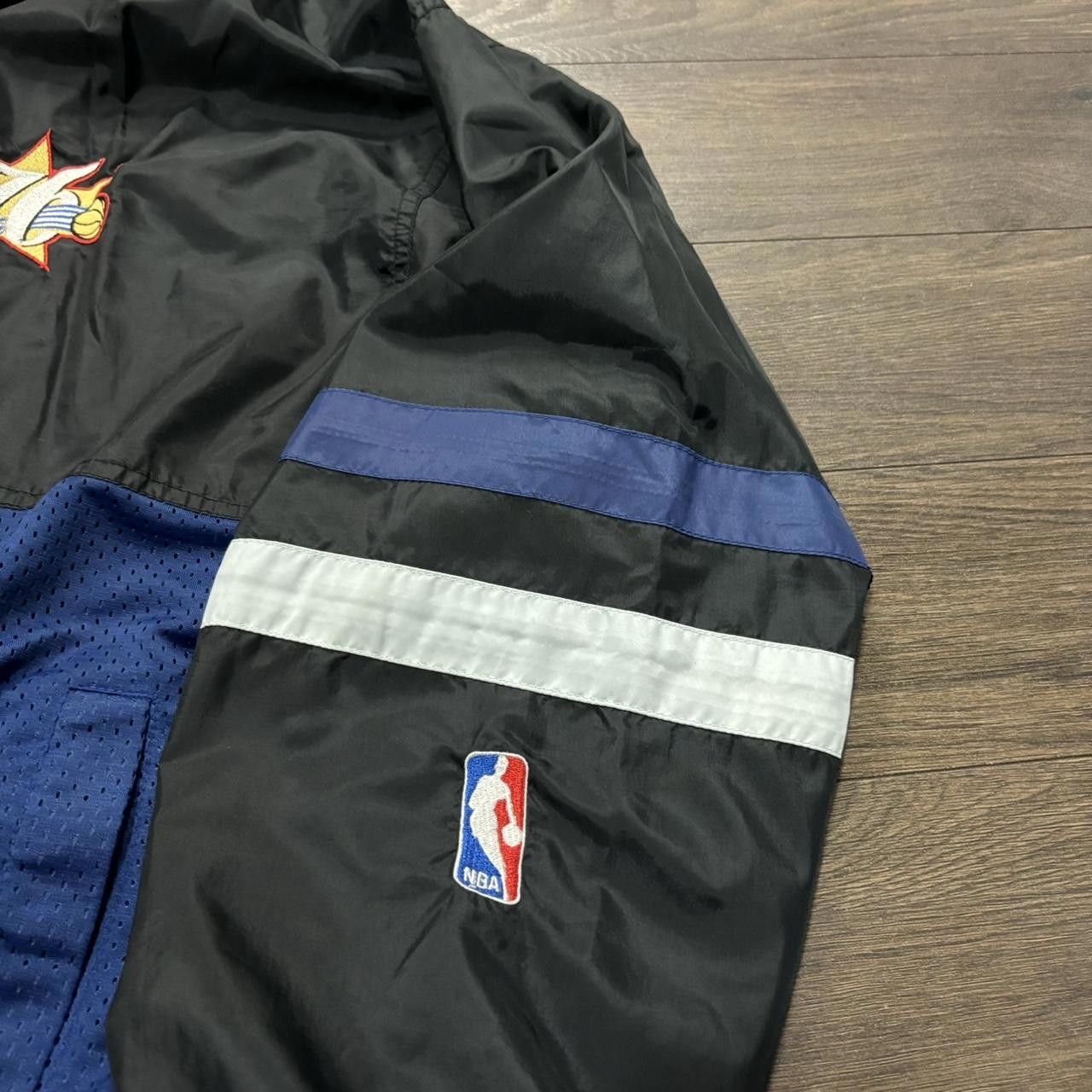 Champion Vintage Philadelphia 76ers champion zip up windbreaker 90s L Size US L / EU 52-54 / 3 - 7 Thumbnail