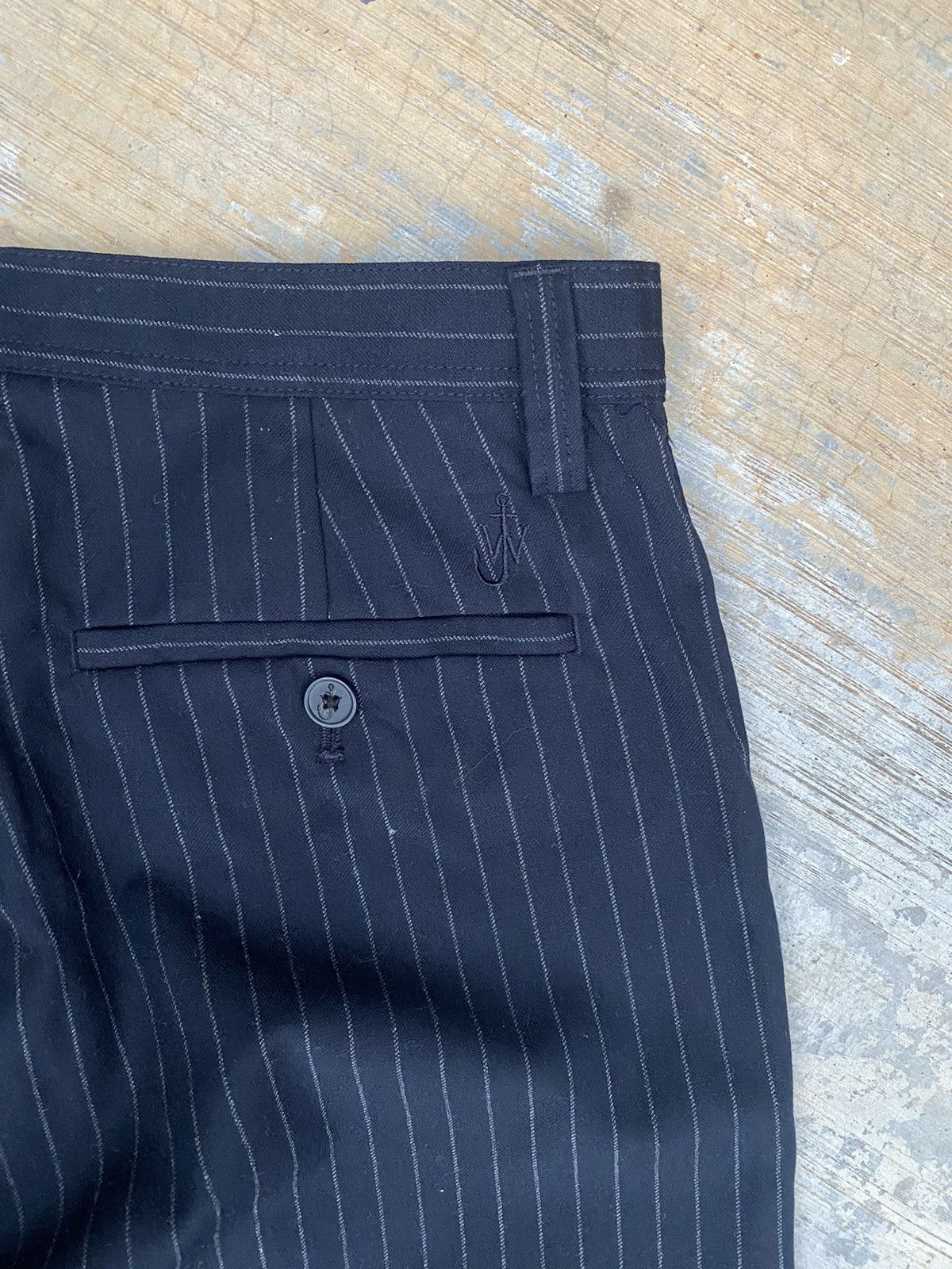 JW Anderson × Japanese Brand × Uniqlo Uniqlo X J.W.Anderson Pinstriped Trouser Pants Size 28" / US 6 / IT 42 - 7 Thumbnail