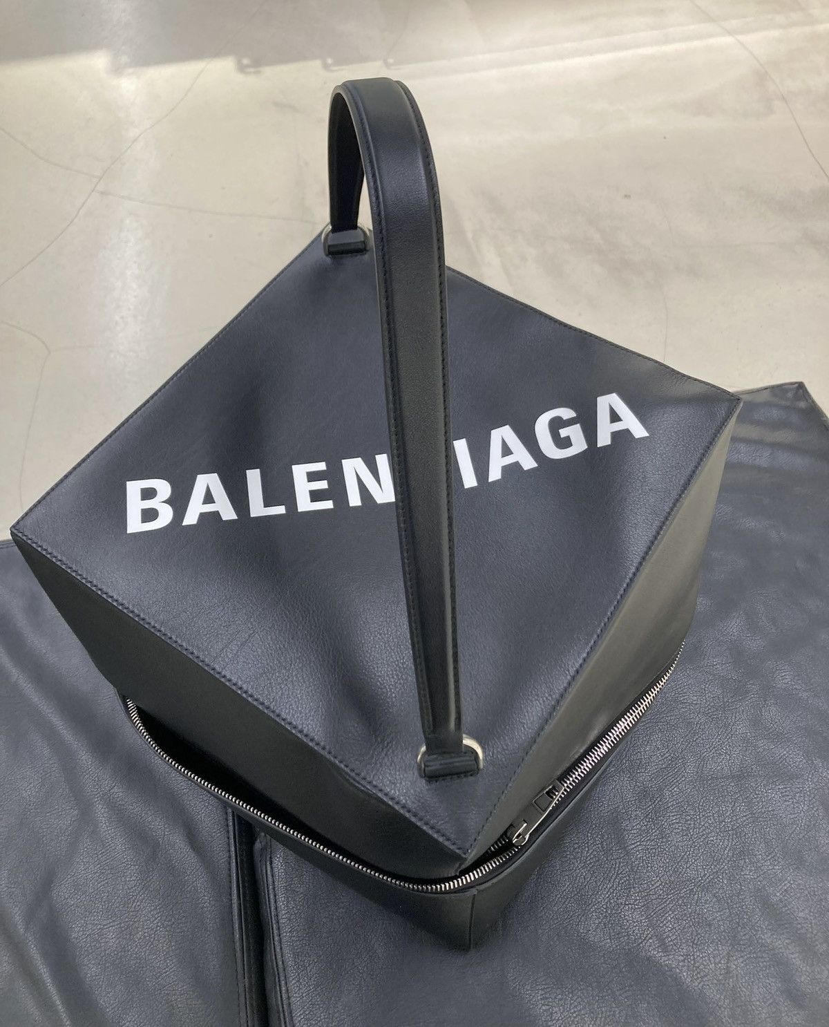 Adidas × Balenciaga 🔥LIMITED🔥 Large 4x4 Bag Size ONE SIZE - 1 Thumbnail