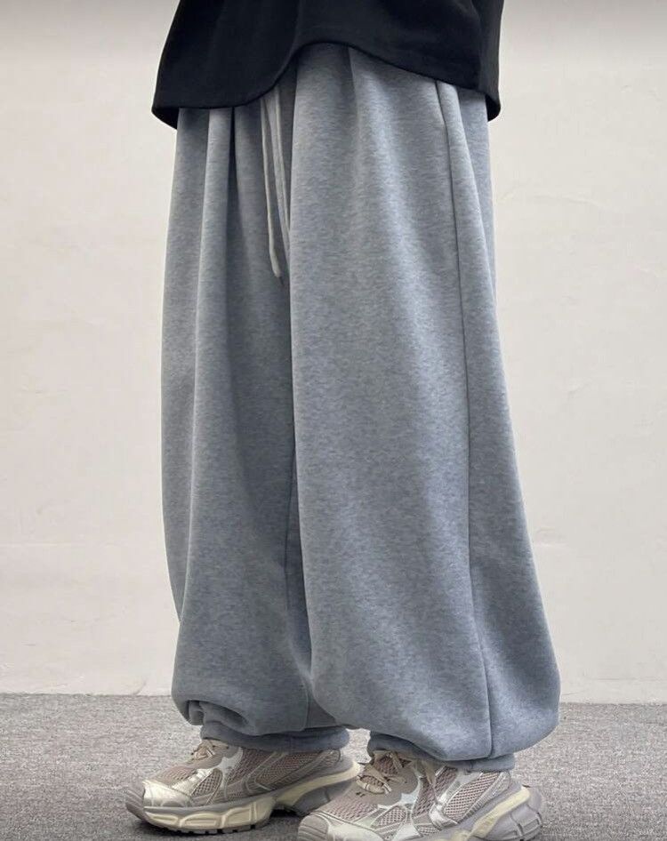 Japanese Brand Wide-Leg Baggy Fleece Sweatpants Oversized Joggers Size US 31 - 1 Thumbnail