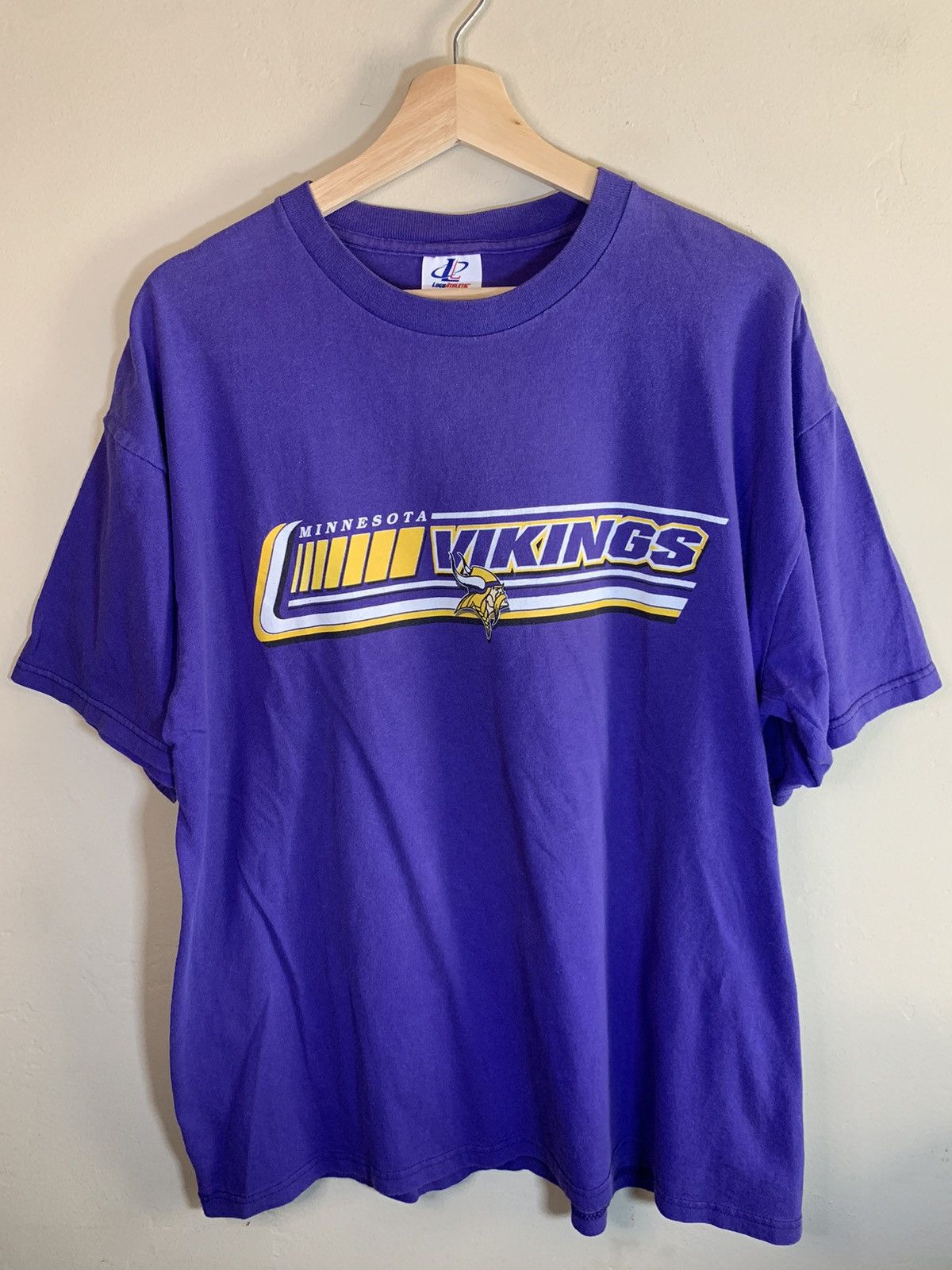 Logo Athletic × NFL × Vintage *RARE* Vintage Minnesota Vikings NFL Logo Athletic T-Shirt Size US XL / EU 56 / 4 - 1 Thumbnail