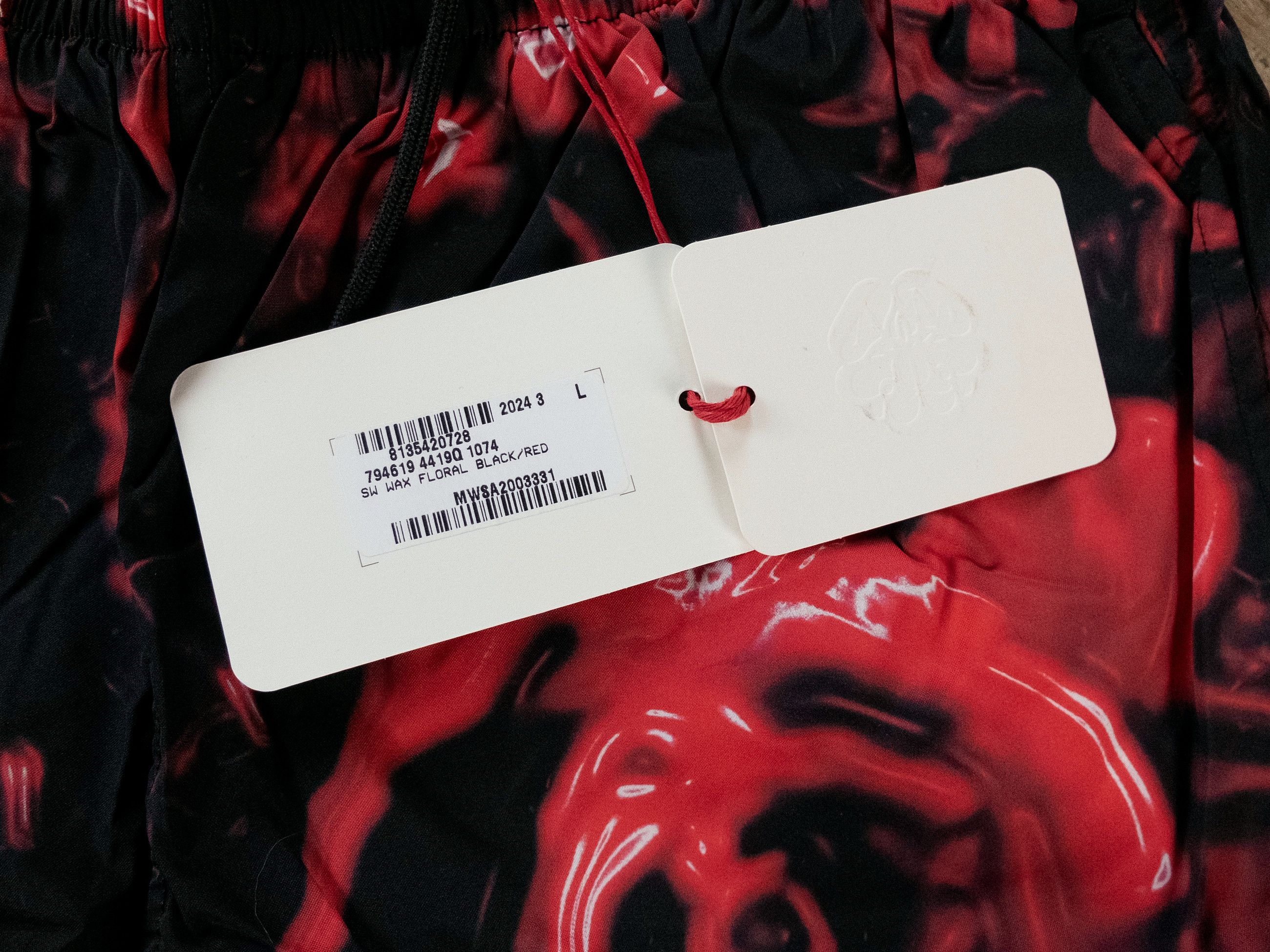 Alexander McQueen ALEXANDER MCQUEEN red & black Wax Floral swim shorts Large Size US 34 / EU 50 - 4 Thumbnail