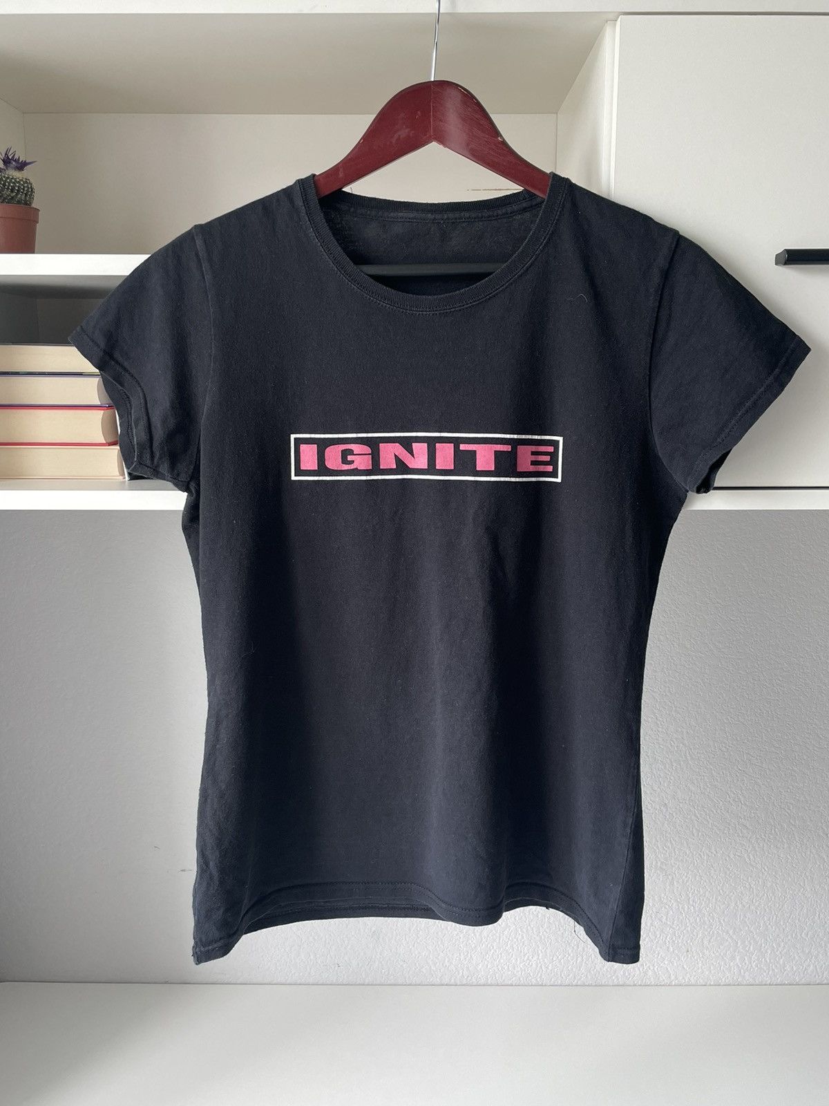 Band Tees × Vintage Vintage Hardcore Ignite Band T-Shirt Promo Pink Logo RARE Size US S / EU 44-46 / 1 - 1 Thumbnail