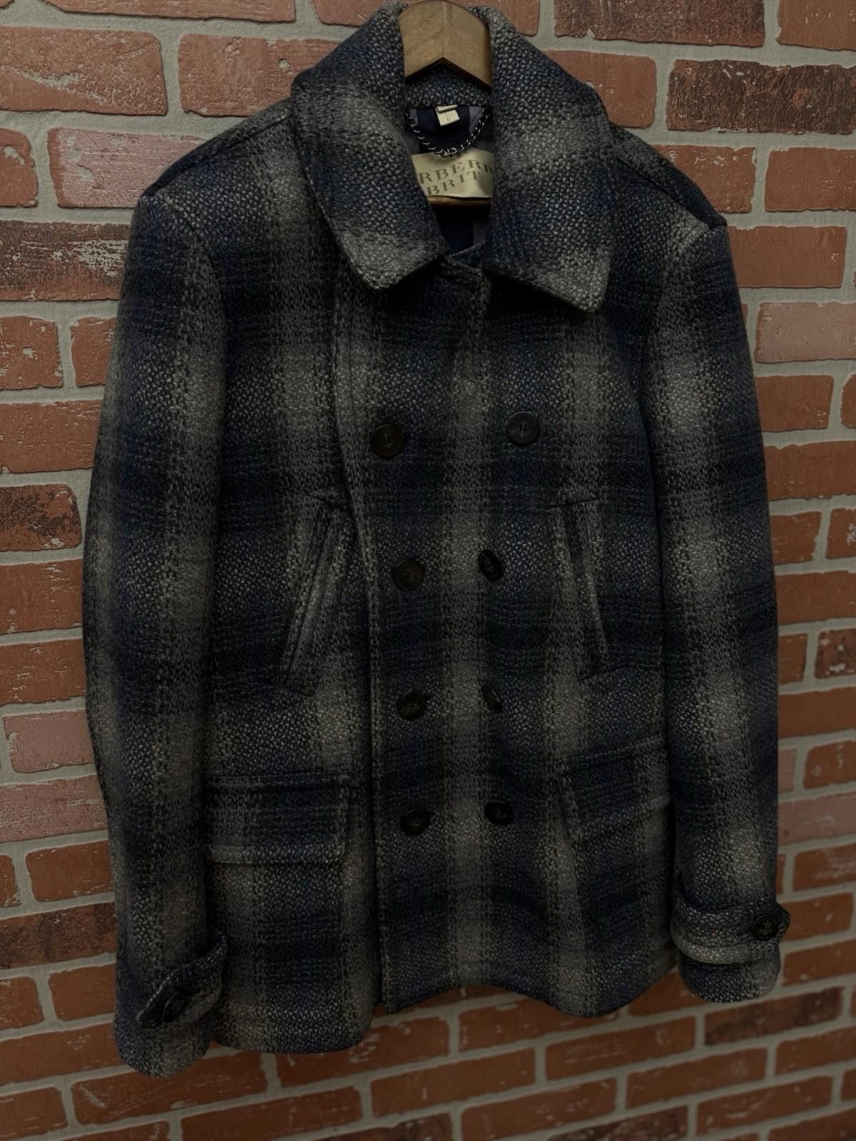 Burberry Size Large - Burberry Pea Coat Button Up Jacket $1360 Size US L / EU 52-54 / 3 - 2 Thumbnail