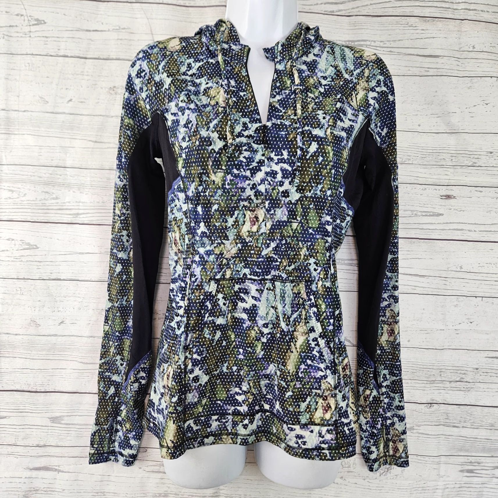 Lululemon Lululemon Womens Runbeam Hoodie Sz S Blue Floral Pullover Hoodie Womens Small Floral Pattern, Activewear, Long Sleeve, Pullover, Blue, - Size S / US 4 / IT 40 - 2 Thumbnail