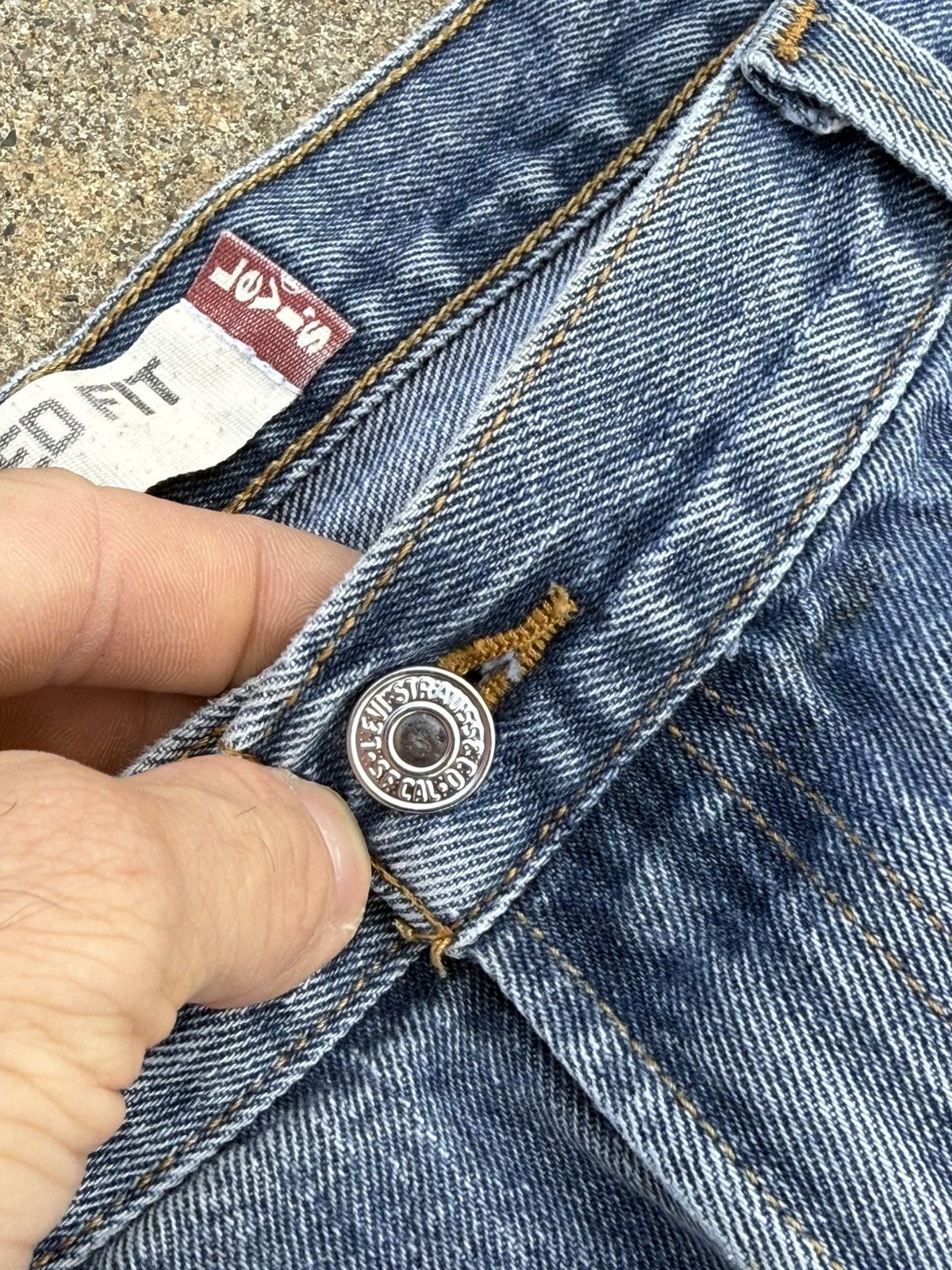 Levi's Vintage 00’s Levi’s 550 Relaxed Fit Size 42X30 Size US 42 / EU 58 - 4 Thumbnail