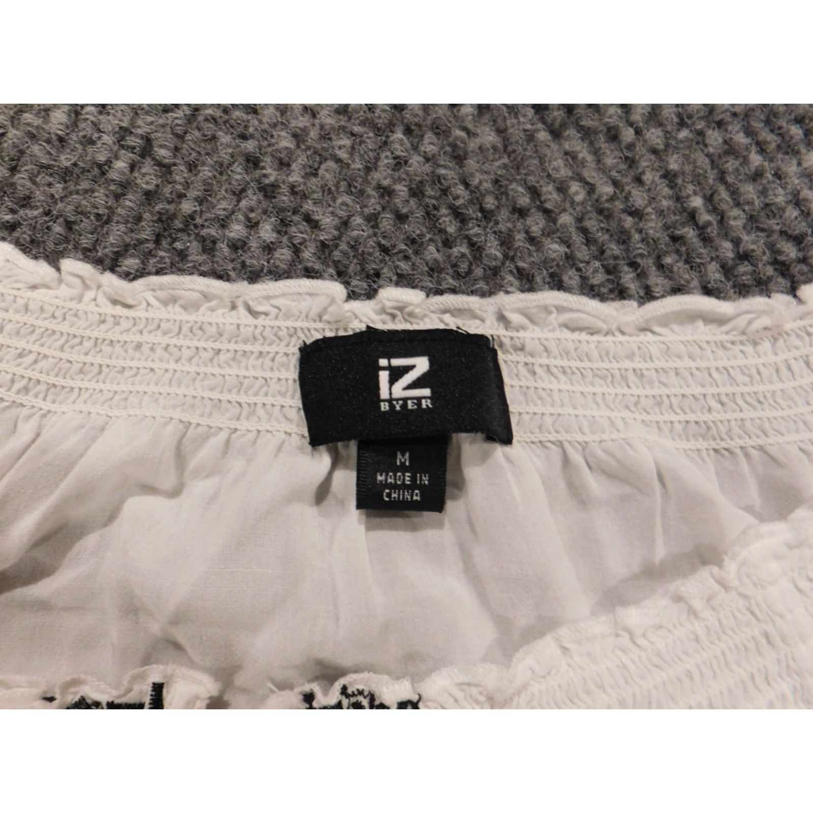 Vintage Iz Byer Blouse Shirt Womens Medium White Stretch Pullover Top Short Sleeve Crew Neck Casual Pattern Solid Button Size M / US 6-8 / IT 42-44 - 5 Thumbnail