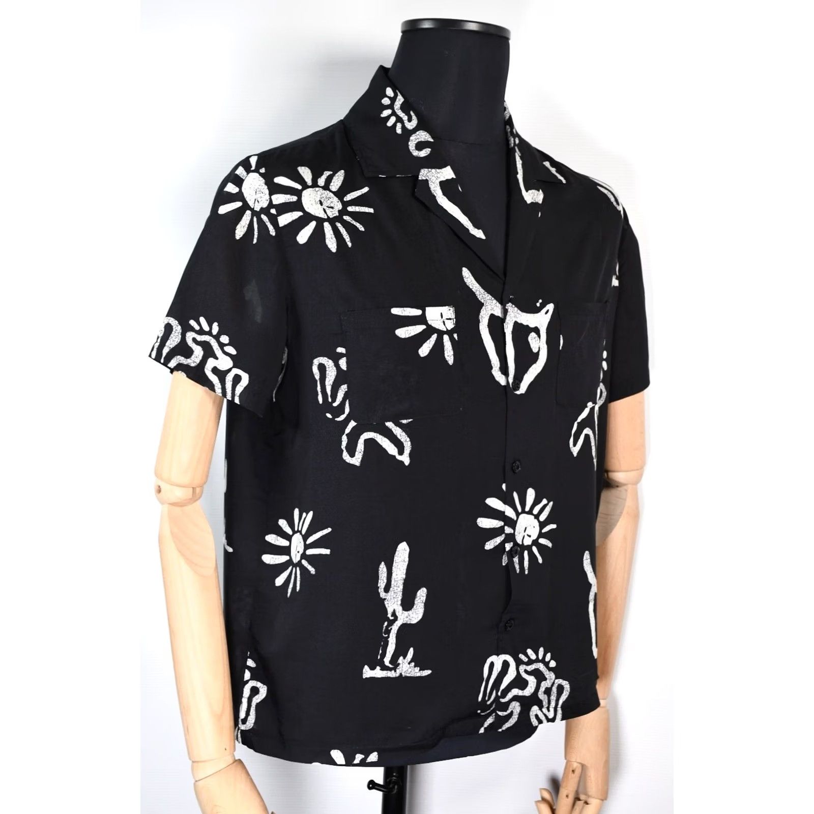 Other OTHER CUBAN SHIRT SUN S Men's Shirt Casual Short Sleeve Black 100% Rayon 100% Genuine Button-Up 58 cm Chest/Armpit 65 cm Length BACK Vintage No Size US S / EU 44-46 / 1 - 3 Thumbnail