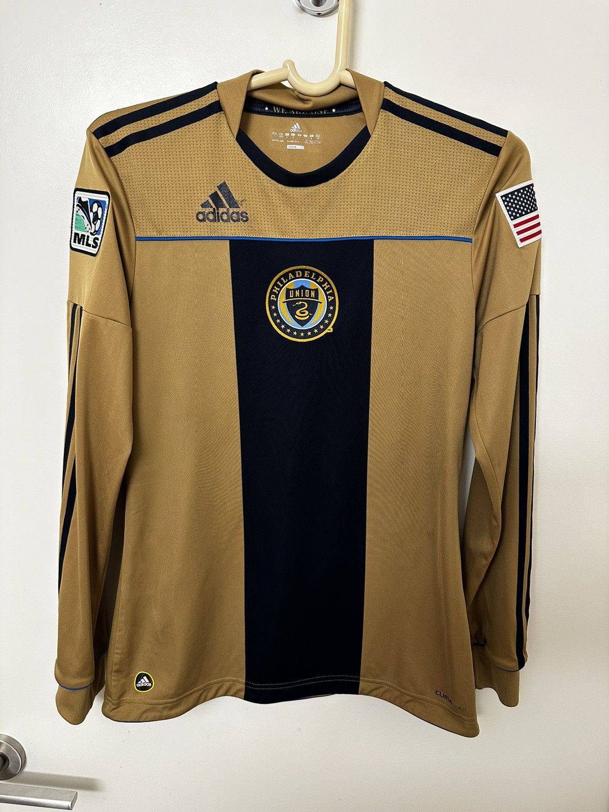 Other Philadelphia Union Gold Jersey Kit Size US S / EU 44-46 / 1 - 1 Thumbnail
