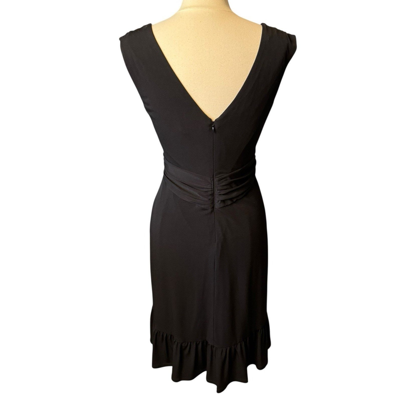 White House Black Market White House Black Market Little Black Dress V Neck Size L / US 10 / IT 46 - 4 Thumbnail