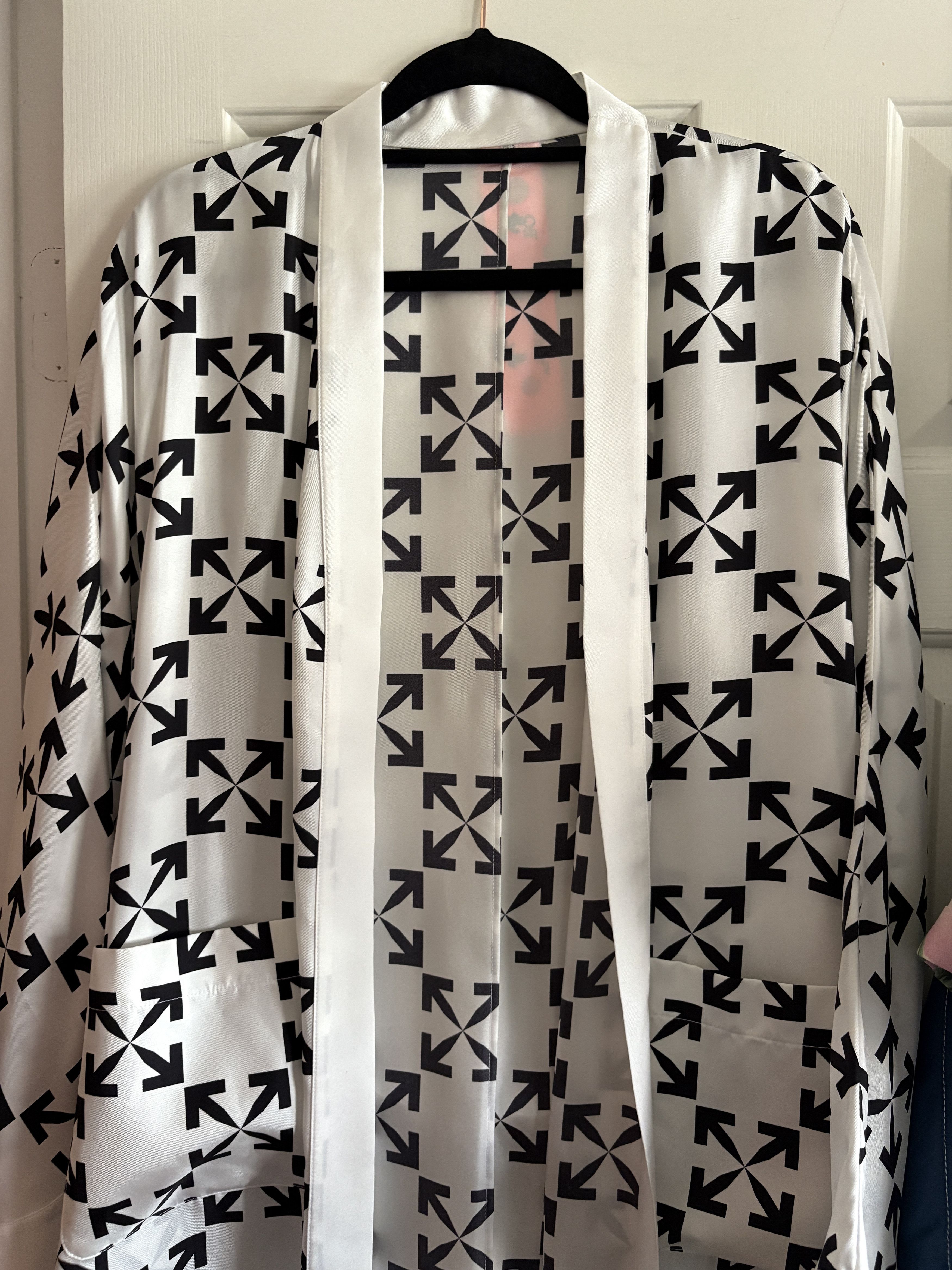Off-White Off-White Virgil Abloh Arrow Pattern Silk Robe Kaftan M Size US M / EU 48-50 / 2 - 4 Thumbnail