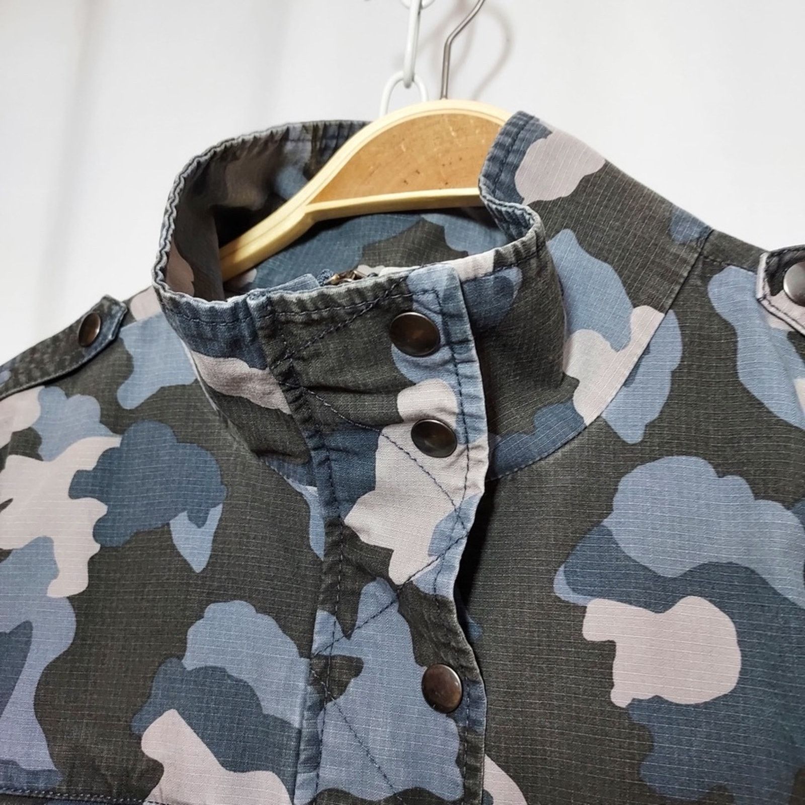 Banana Republic Banana Republic Blue Camouflage Camo Cargo Utility Jacket Size M / US 6-8 / IT 42-44 - 3 Thumbnail