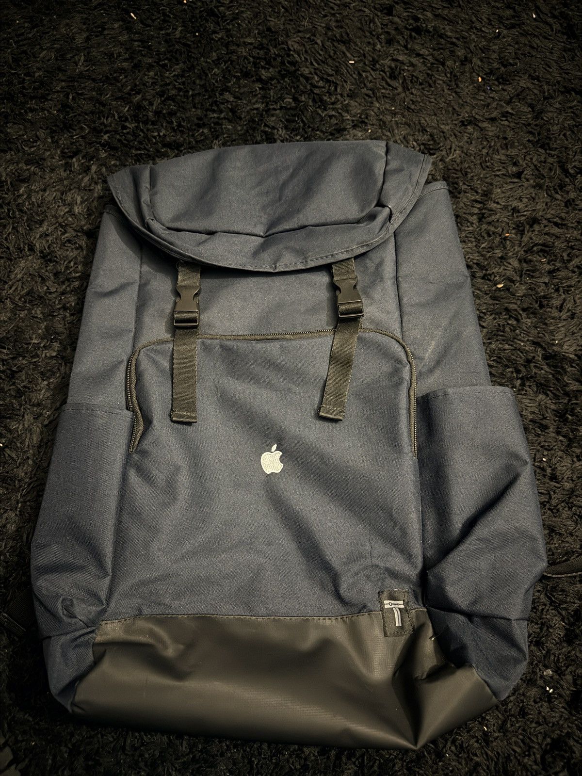 Other Apple Employee Exclusive Laptop Rucksack Backpack Navy Size ONE SIZE - 1 Thumbnail