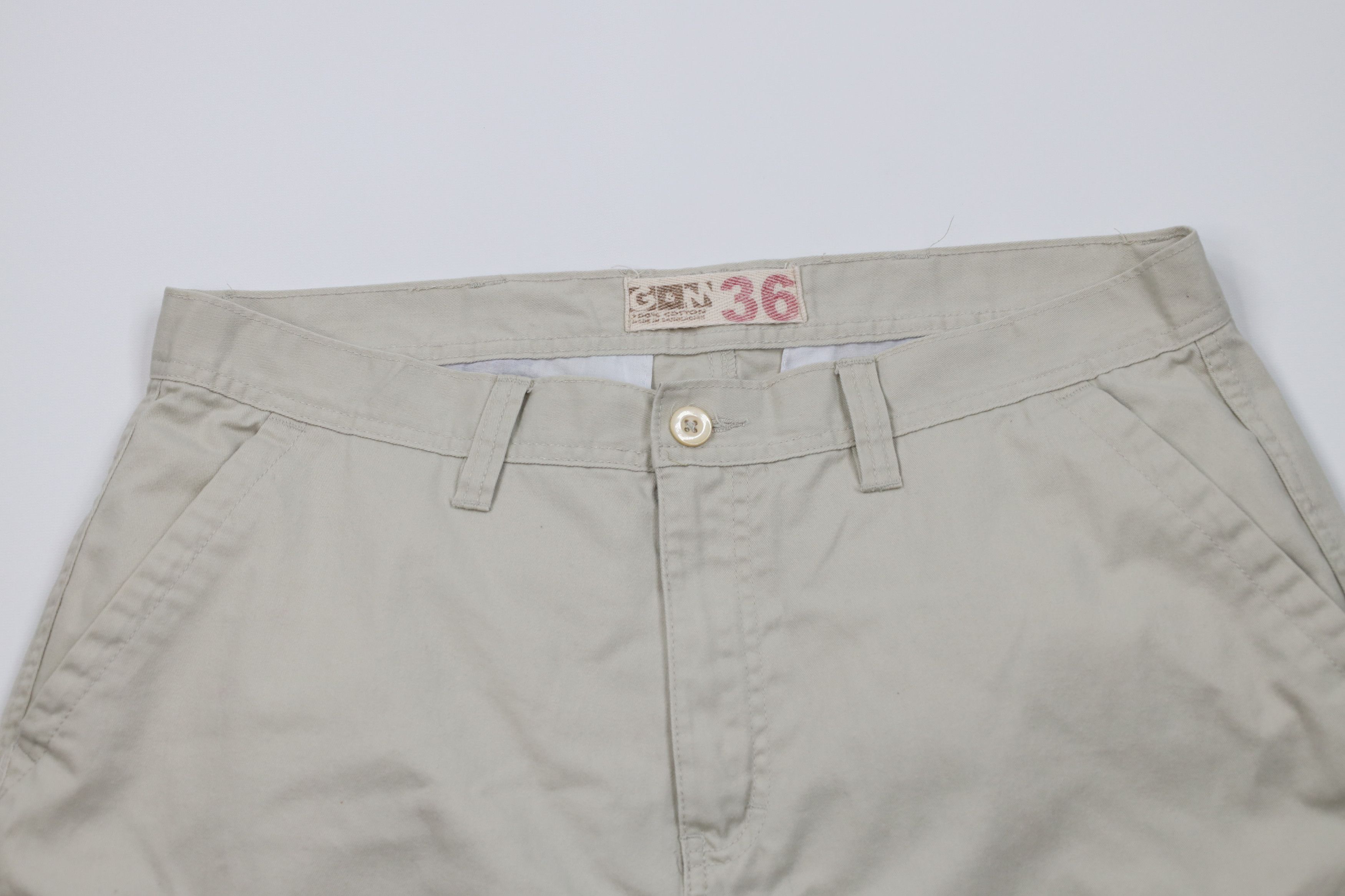 Vintage Vintage 90s Y2K Streetwear Loose Fit Cargo Shorts Beige Size US 36 / EU 52 - 2 Thumbnail