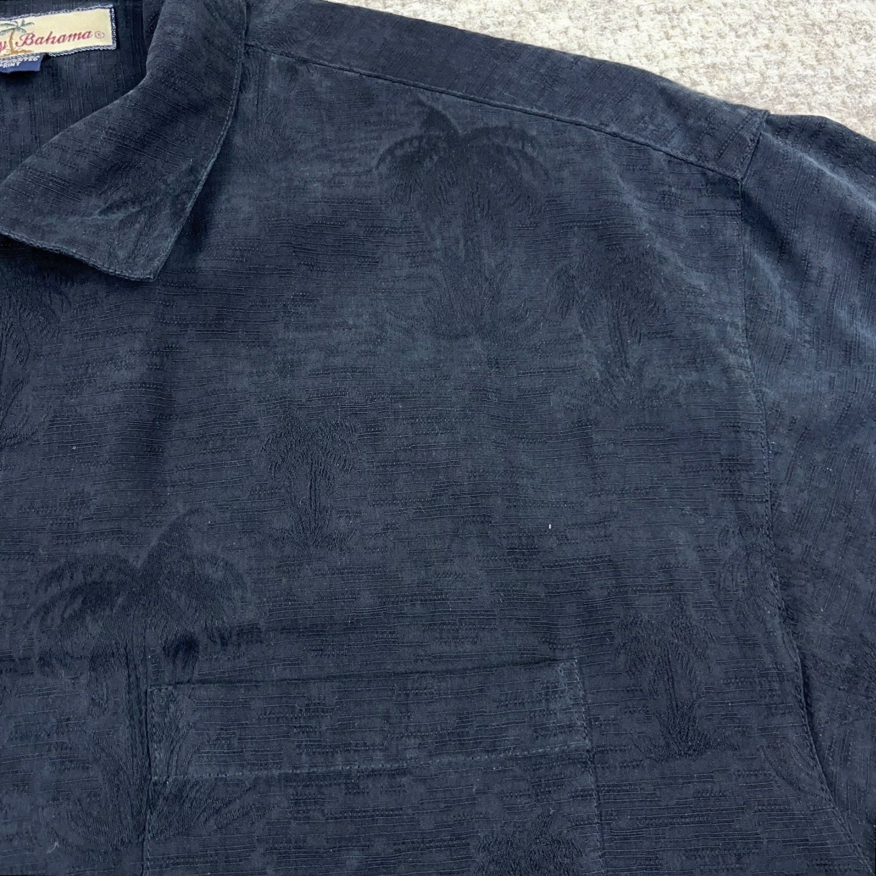 Tommy Bahama Tommy Bahama Shirt Men Medium Black Silk Button-Up Hawaiian Camp Pineapple Palms Size US M / EU 48-50 / 2 - 6 Thumbnail