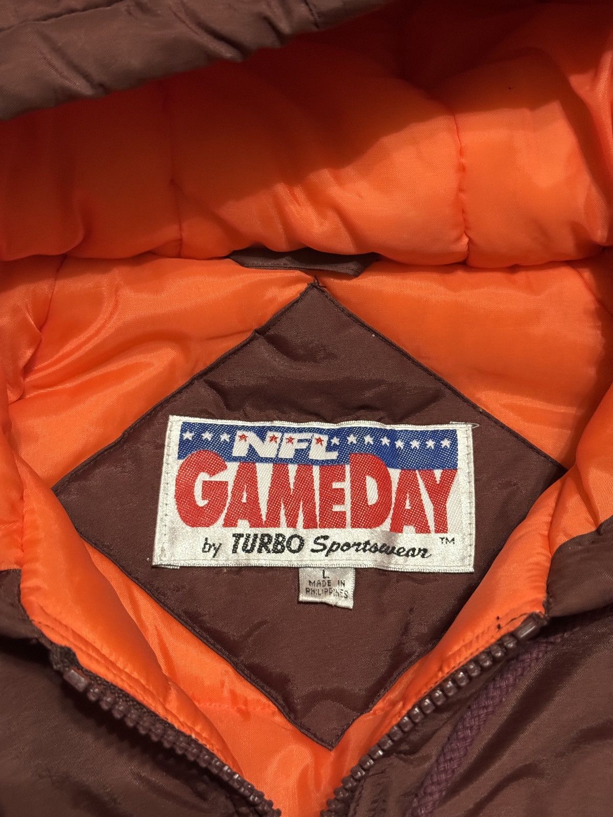 Vintage Vintage 90s Cleveland Browns NFL Gameday Lrg Puffer Jacket Size US L / EU 52-54 / 3 - 2 Thumbnail