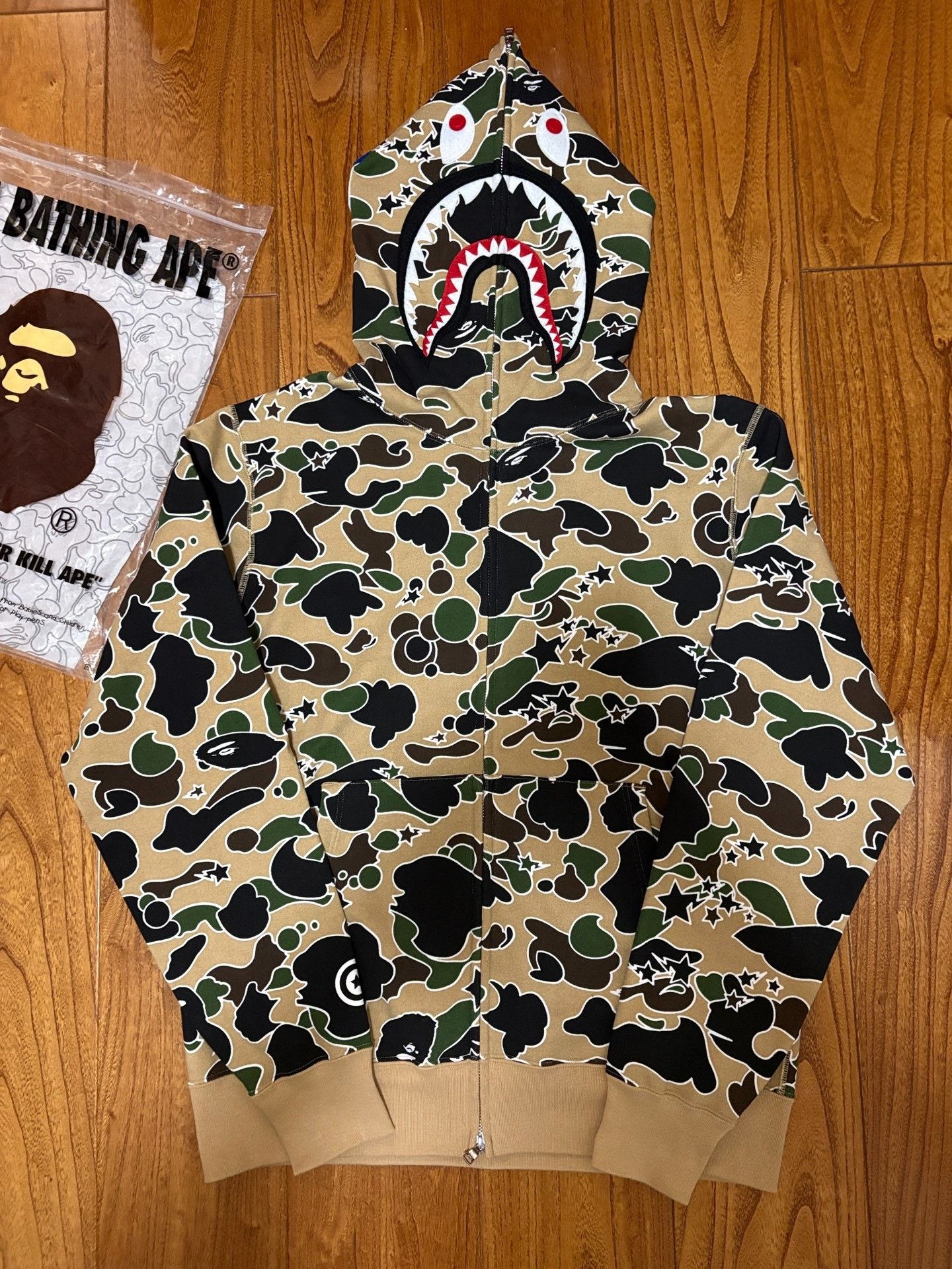 Bape BAPE Meteor Yellow Camo Shark Hoodie Size US XL / EU 56 / 4 - 1 Thumbnail