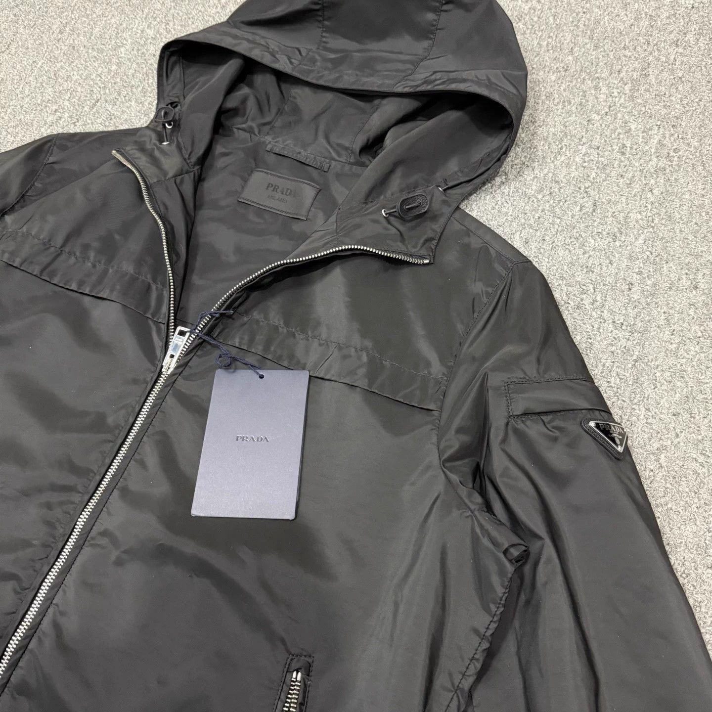 Prada Prada Deadstock Black Nylon Triangle Logo Zip 52 Size US L / EU 52-54 / 3 - 3 Thumbnail