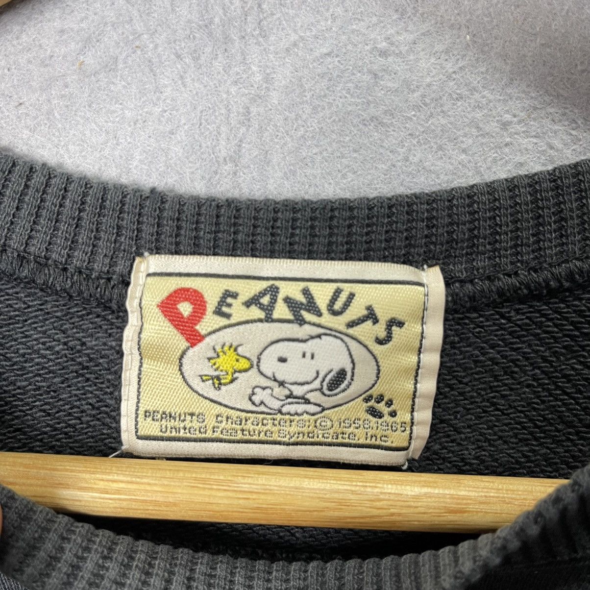Peanuts Vintage Peanuts Snoopy Sweatshirt – USA Licensed 1980s/1990s Size US M / EU 48-50 / 2 - 9 Thumbnail