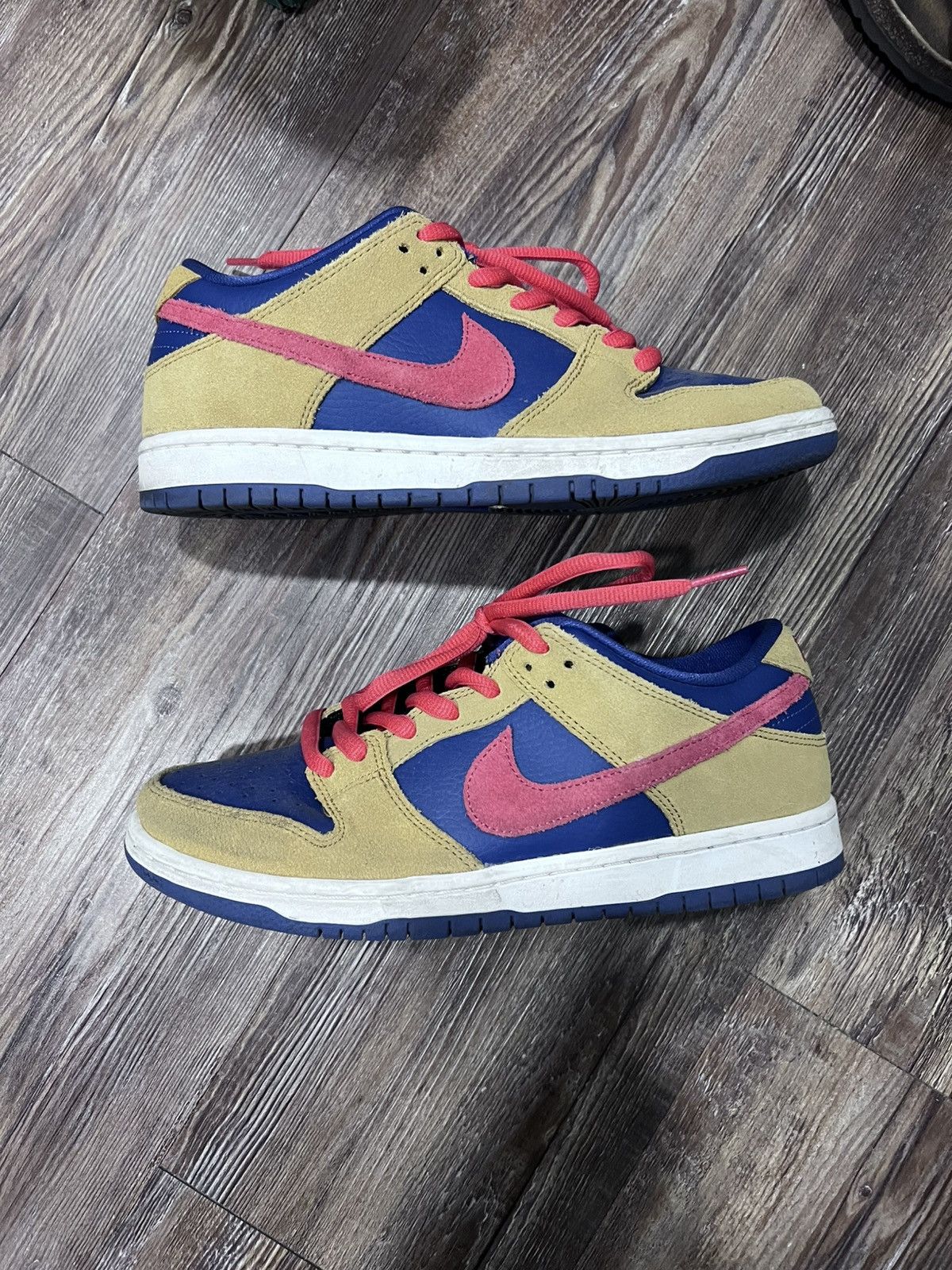 Nike Nike SB Dunk Low Size US 8 / EU 41 - 1 Thumbnail
