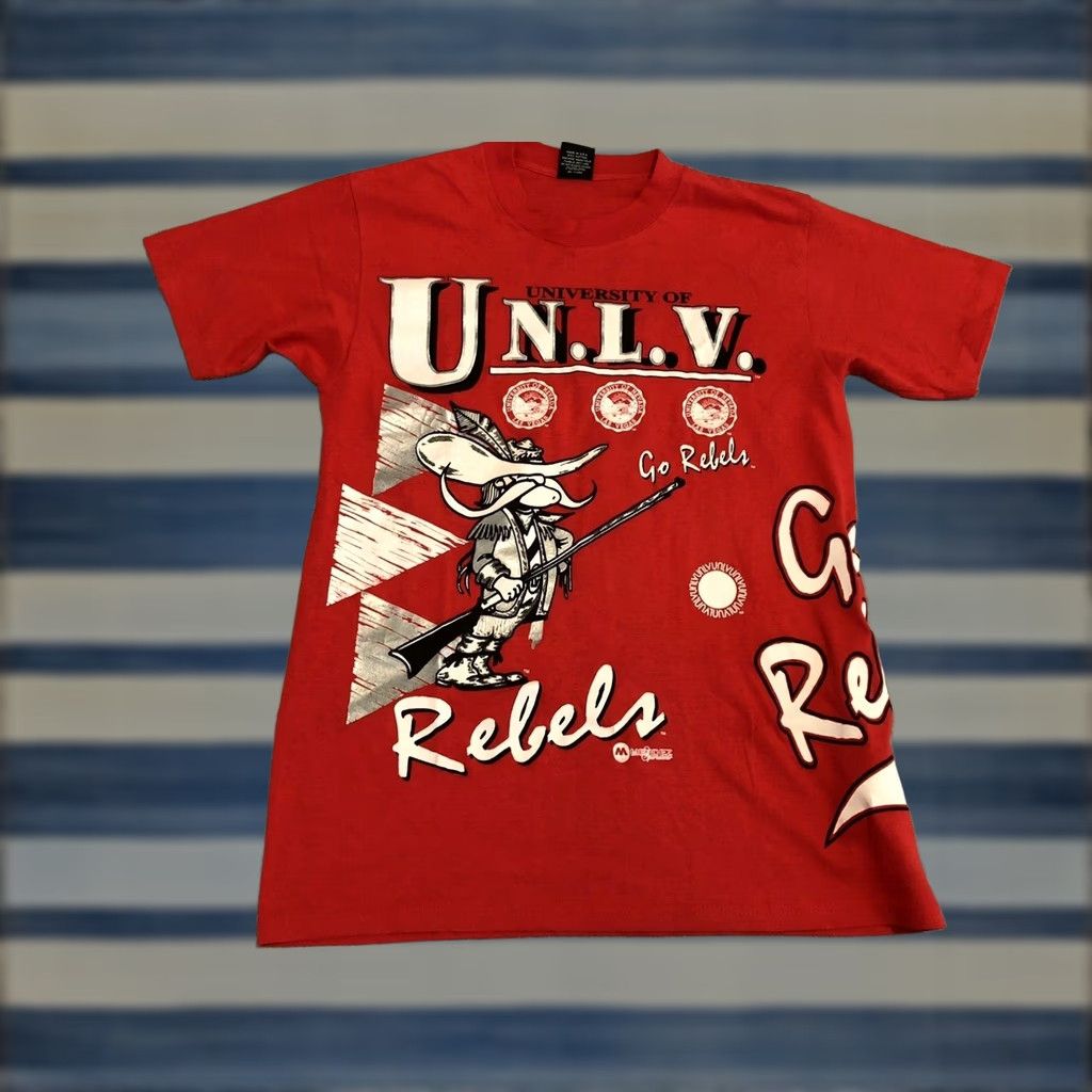 Vintage VINTAGE UNLV Runnin Rebels Red T-Shirt Shirt Medium Mens Cotton USA MSP Gold Made USA Regular Size M Size US M / EU 48-50 / 2 - 1 Thumbnail
