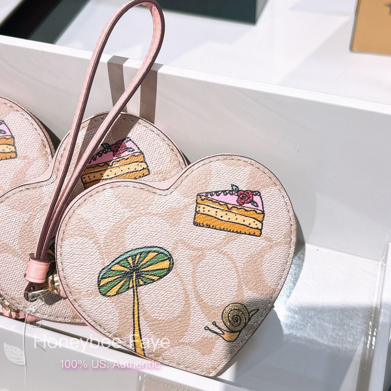 Coach Observed By Us Heart Coin Case In Signature Canvas CU405 Size ONE SIZE - 3 Thumbnail