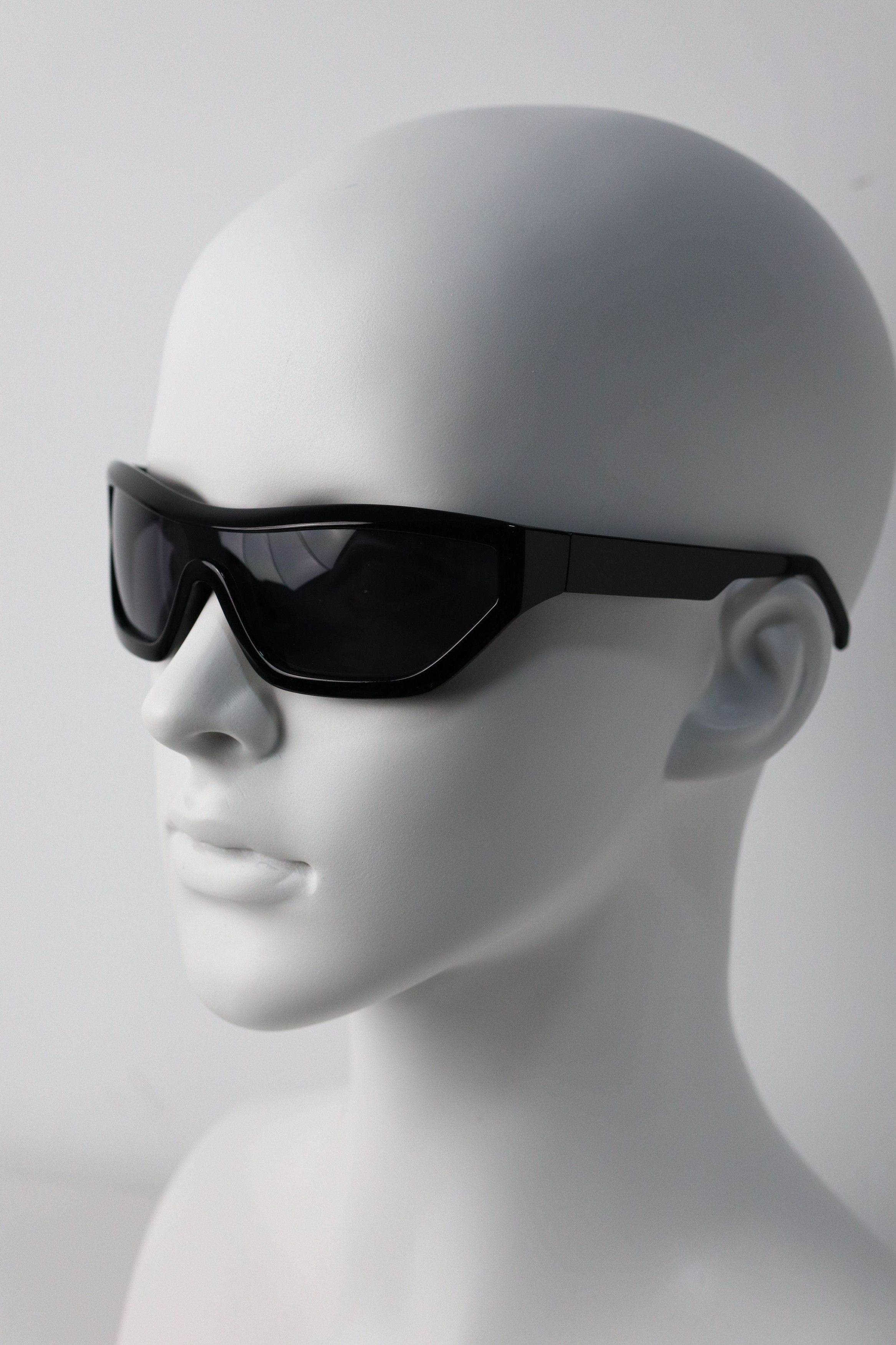 Japanese Brand Y2k Avant Garde Futuristic Rectangle Black Sunglasses OS Size ONE SIZE - 5 Thumbnail