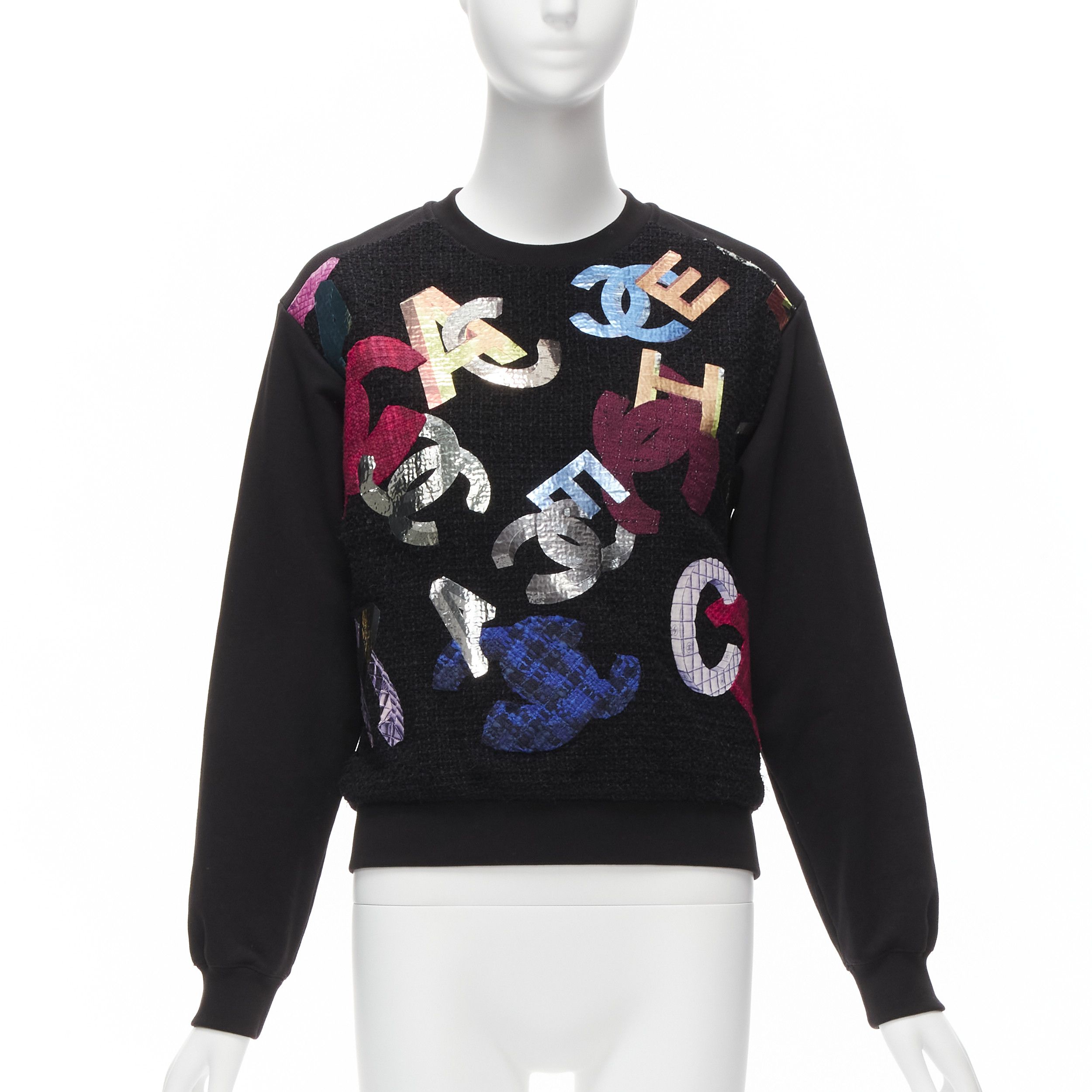 CHANEL 2022 Runway metallic CC logo graphic black tweed crew sweater FR34 XS