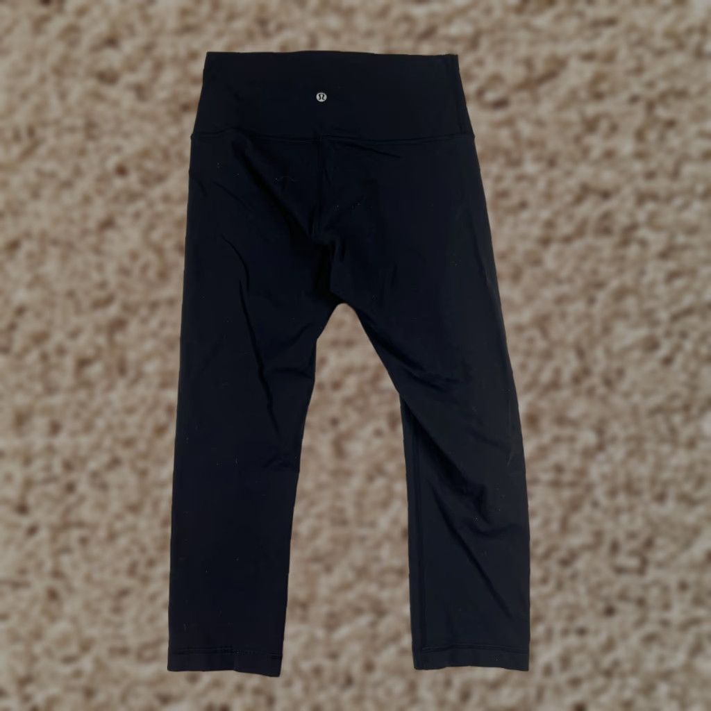 Lululemon Lululemon Womens 8 Black Wunder Under Crop Yoga High Rise LW6AG0S Leggings Cropped Pockets Inseam 21 in Regular Type: Leggings Size 30" / US 8 / IT 44 - 1 Thumbnail