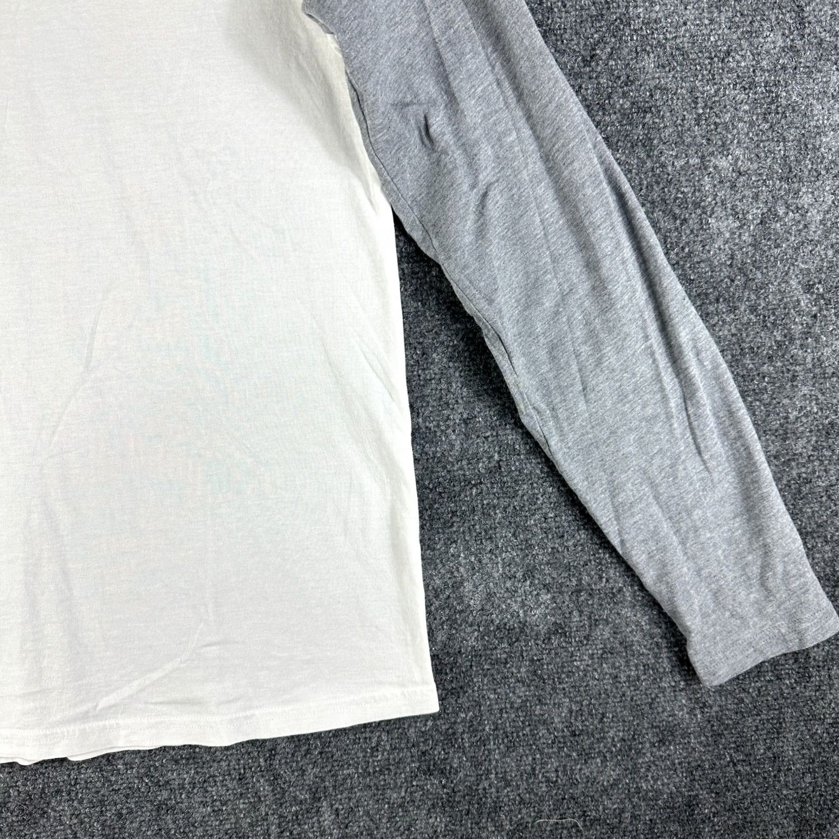 TravisMathew Travis Mathew Tee Shirt Mens Medium Cotton Long Sleeve White Colorblock Shirt Size US M / EU 48-50 / 2 - 2 Thumbnail