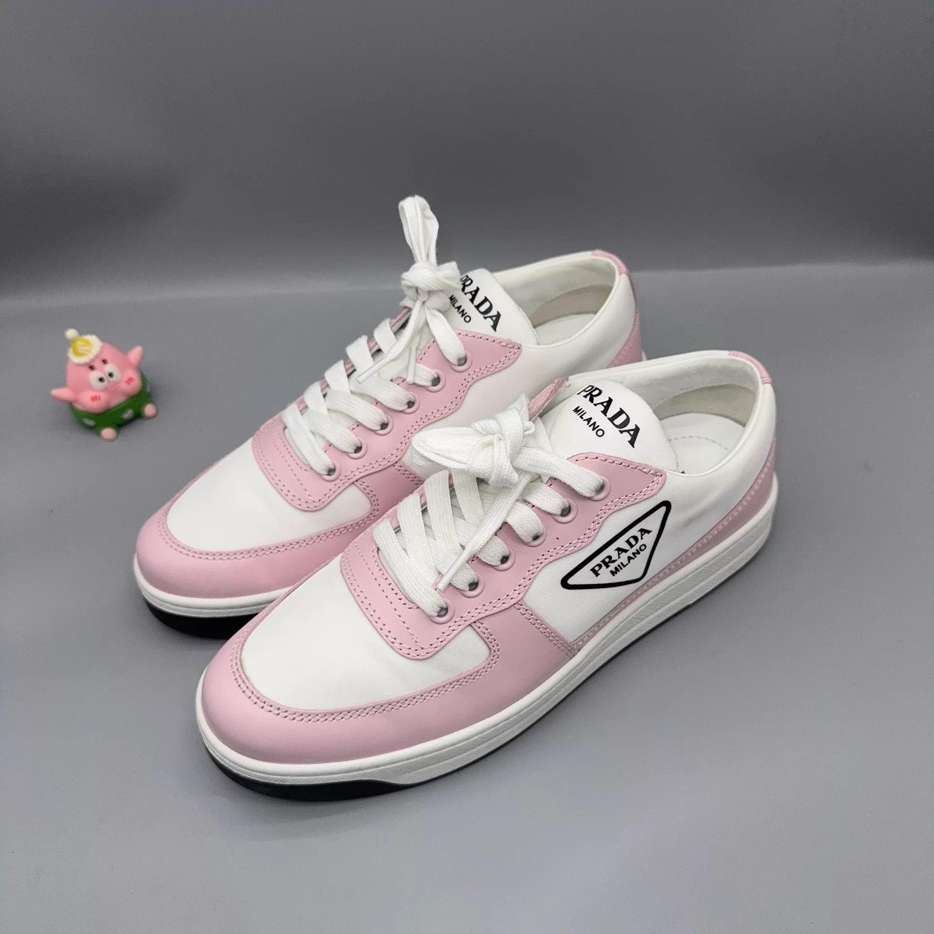 Prada PRADA Powder White Shoes 37 Near New Size US 6.5 / IT 36.5 - 1 Thumbnail