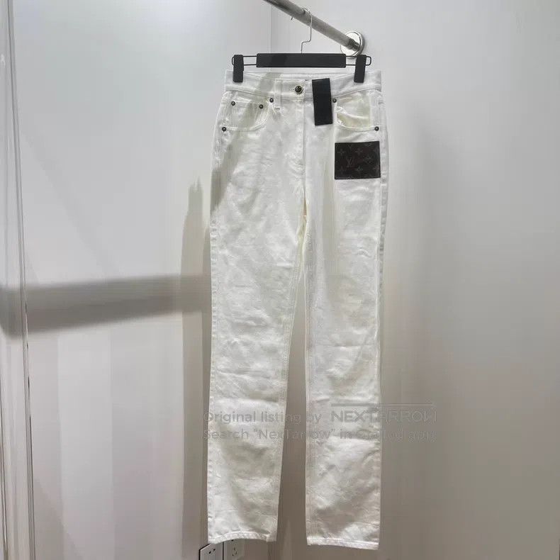 Louis Vuitton Louis Vuitton Solid logo mid-rise straight leg jeans Size US 34 / EU 50 - 1 Thumbnail